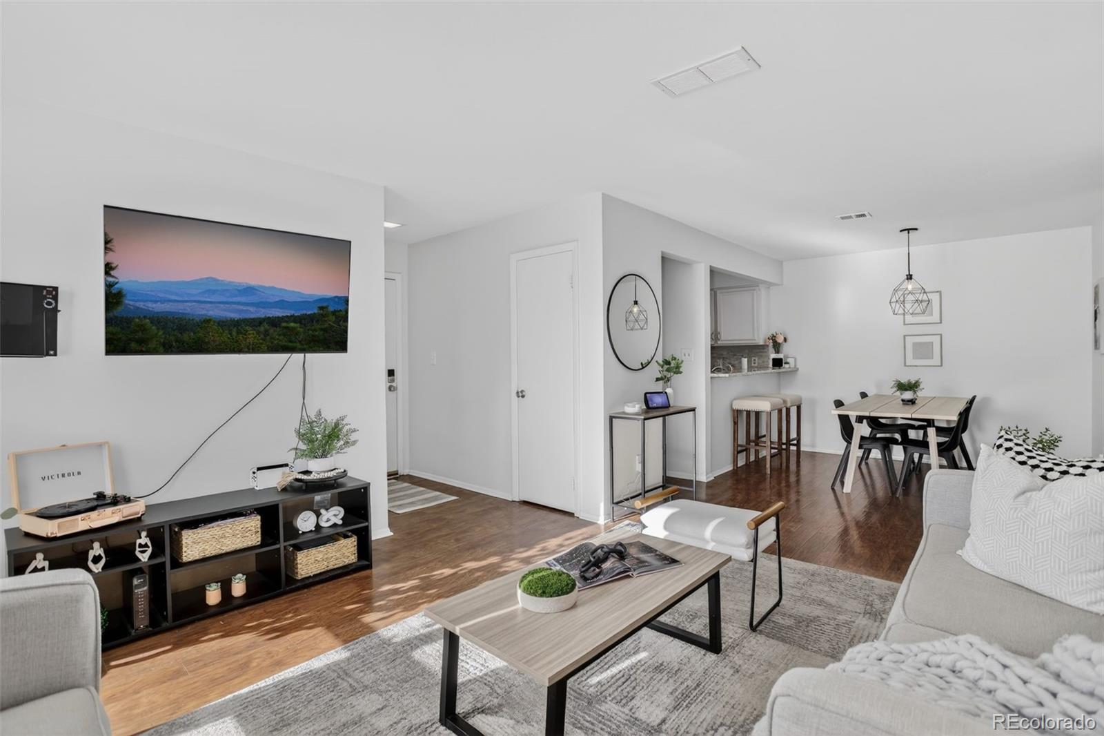 7205 S Gaylord Street Unit: F15