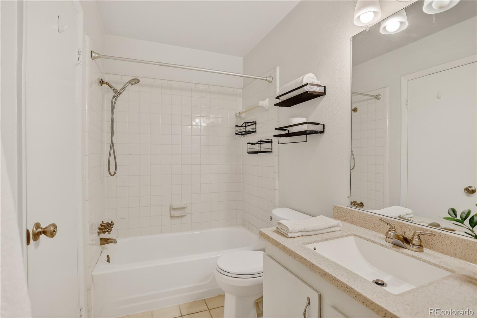 7205 S Gaylord Street Unit: F15