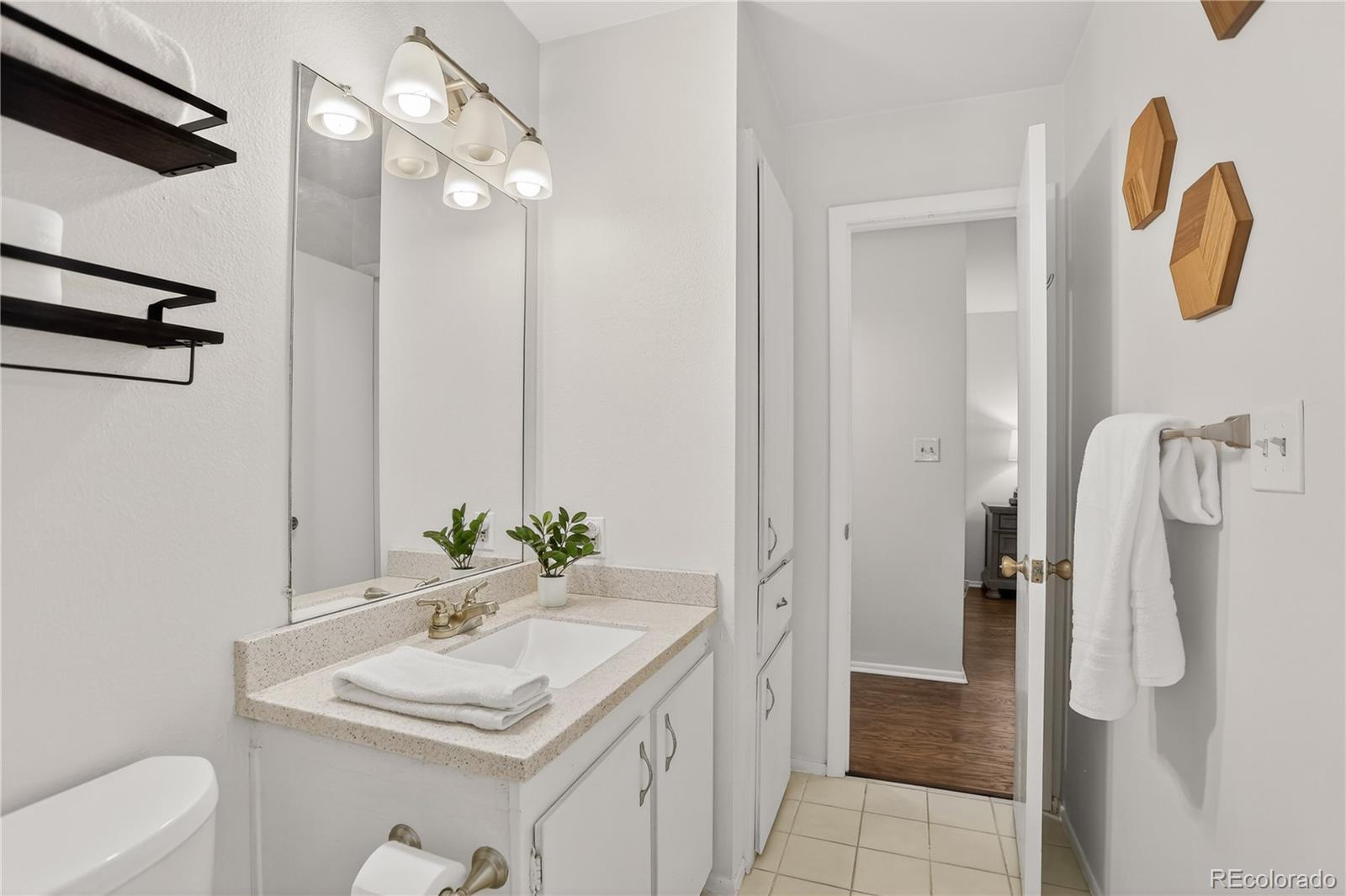 7205 S Gaylord Street Unit: F15