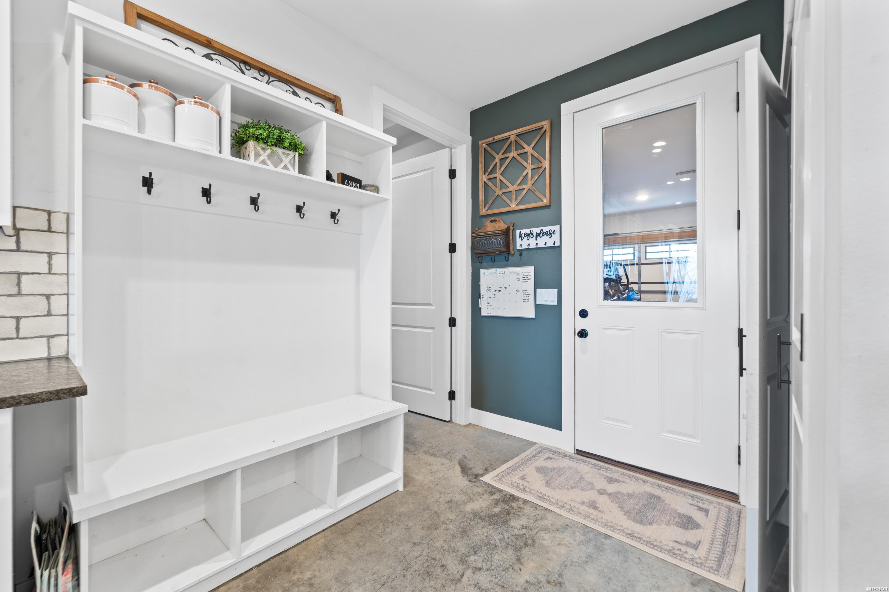100 W HAWKVIEW Place