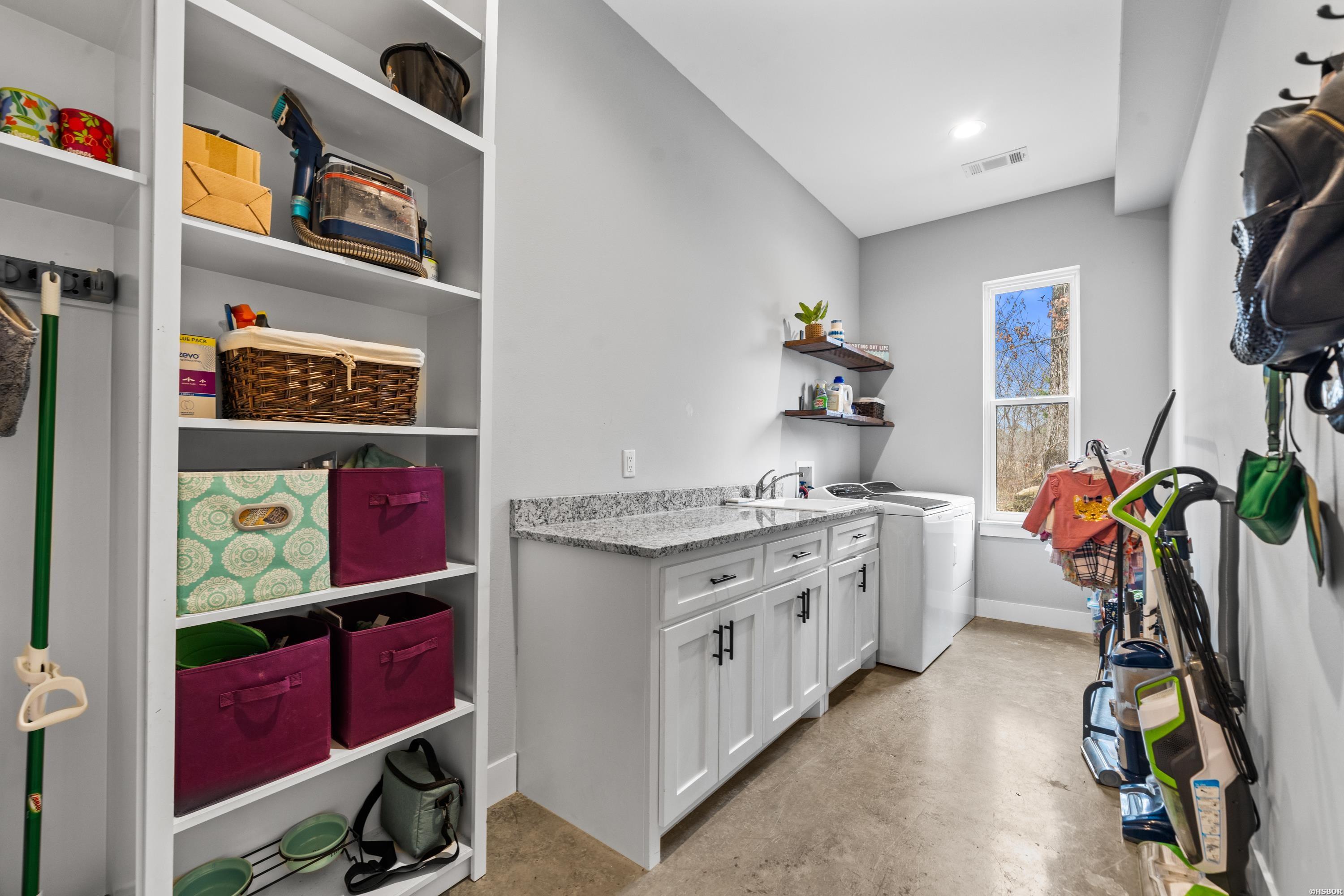 100 W HAWKVIEW Place