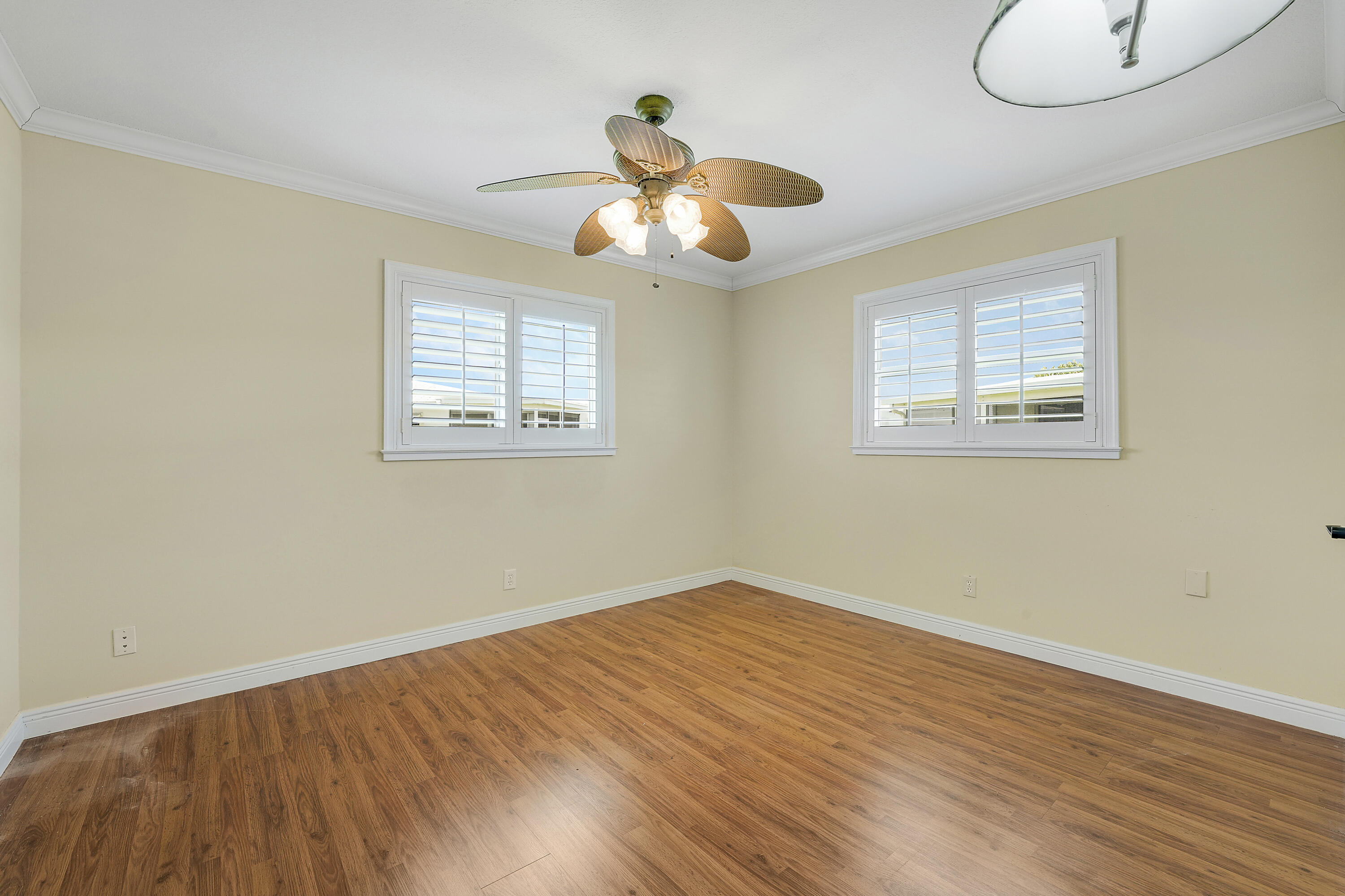 614 SW Golf Drive