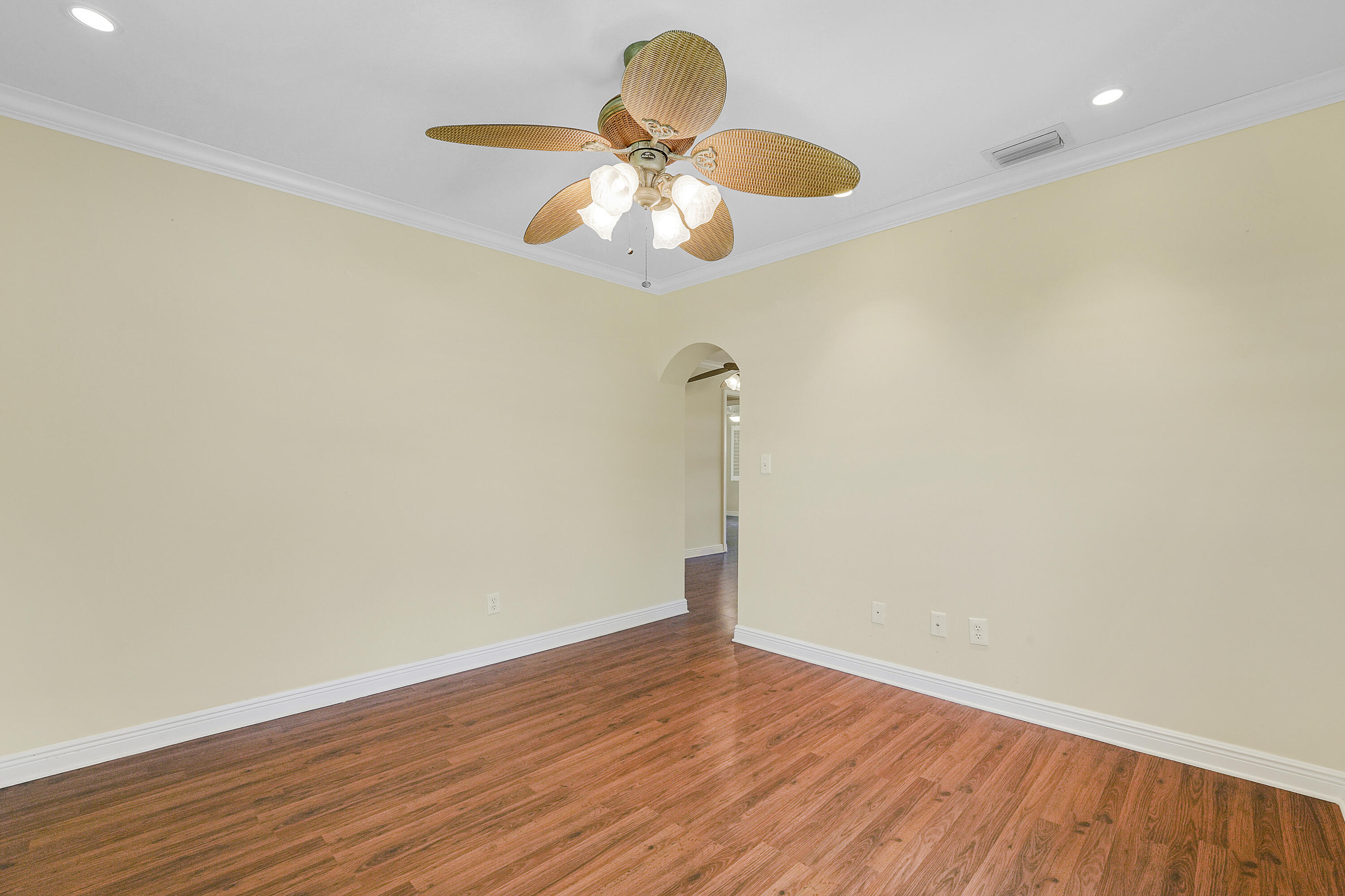 614 SW Golf Drive
