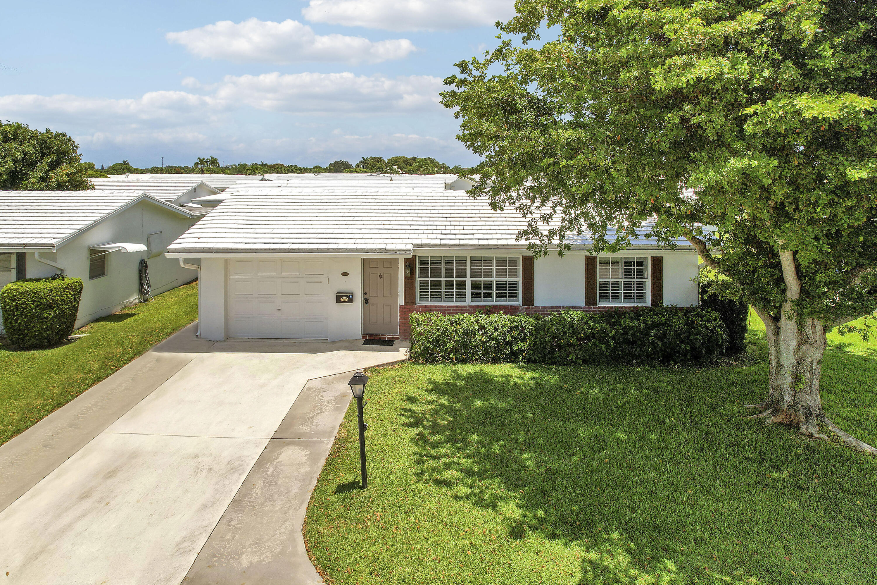 614 SW Golf Drive