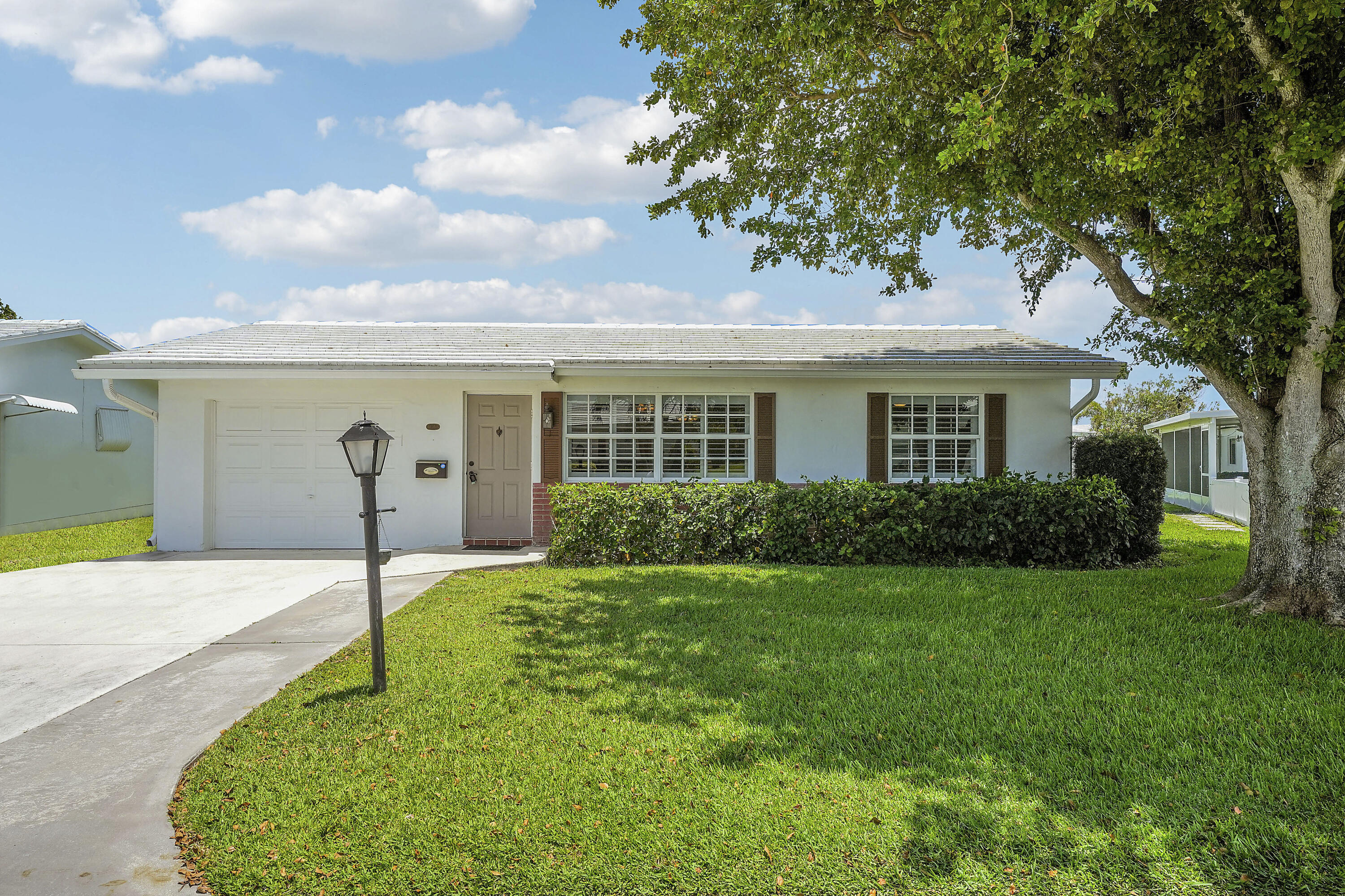 614 SW Golf Drive