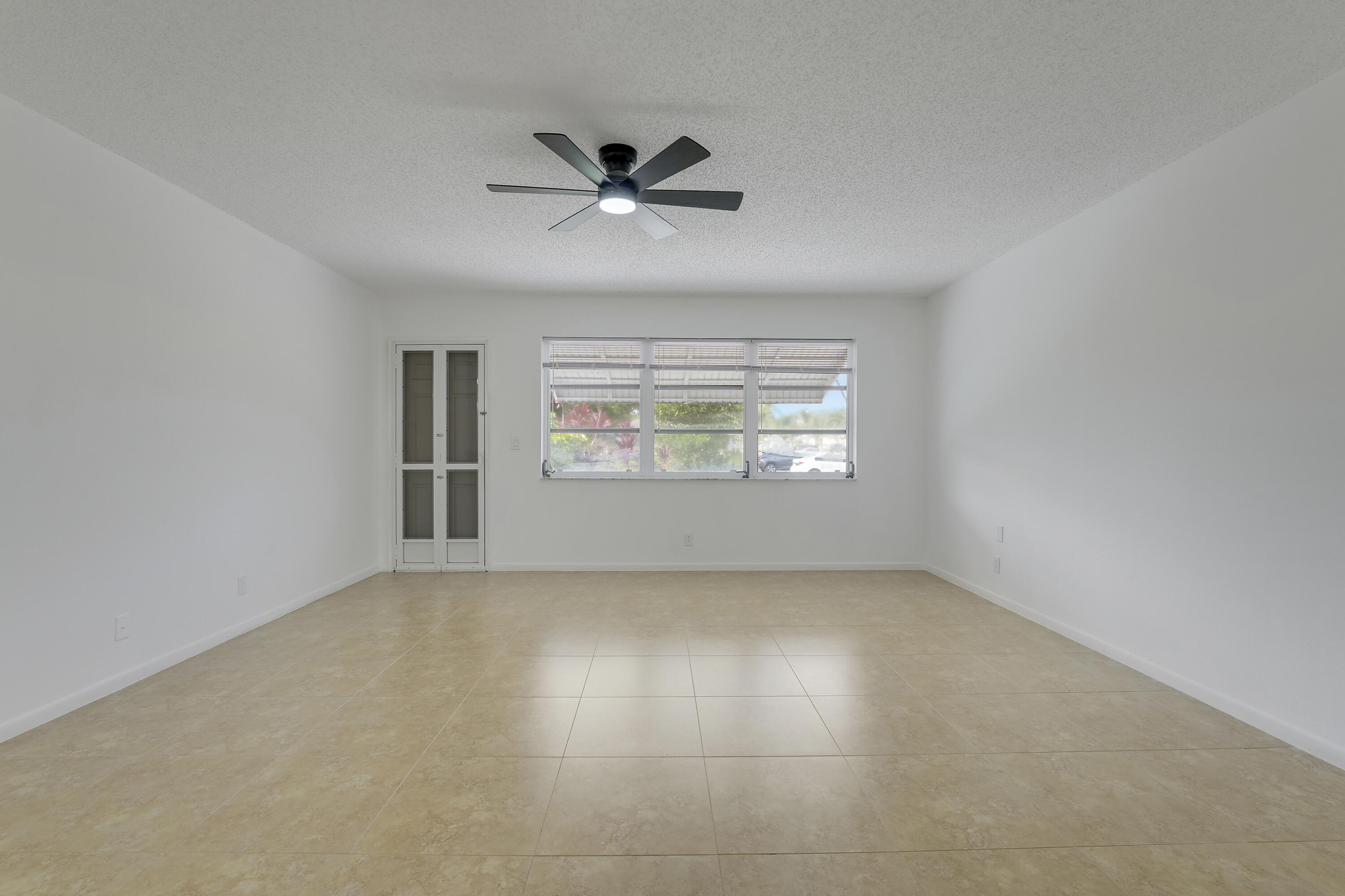 1142 W Circle Ter Terrace W C