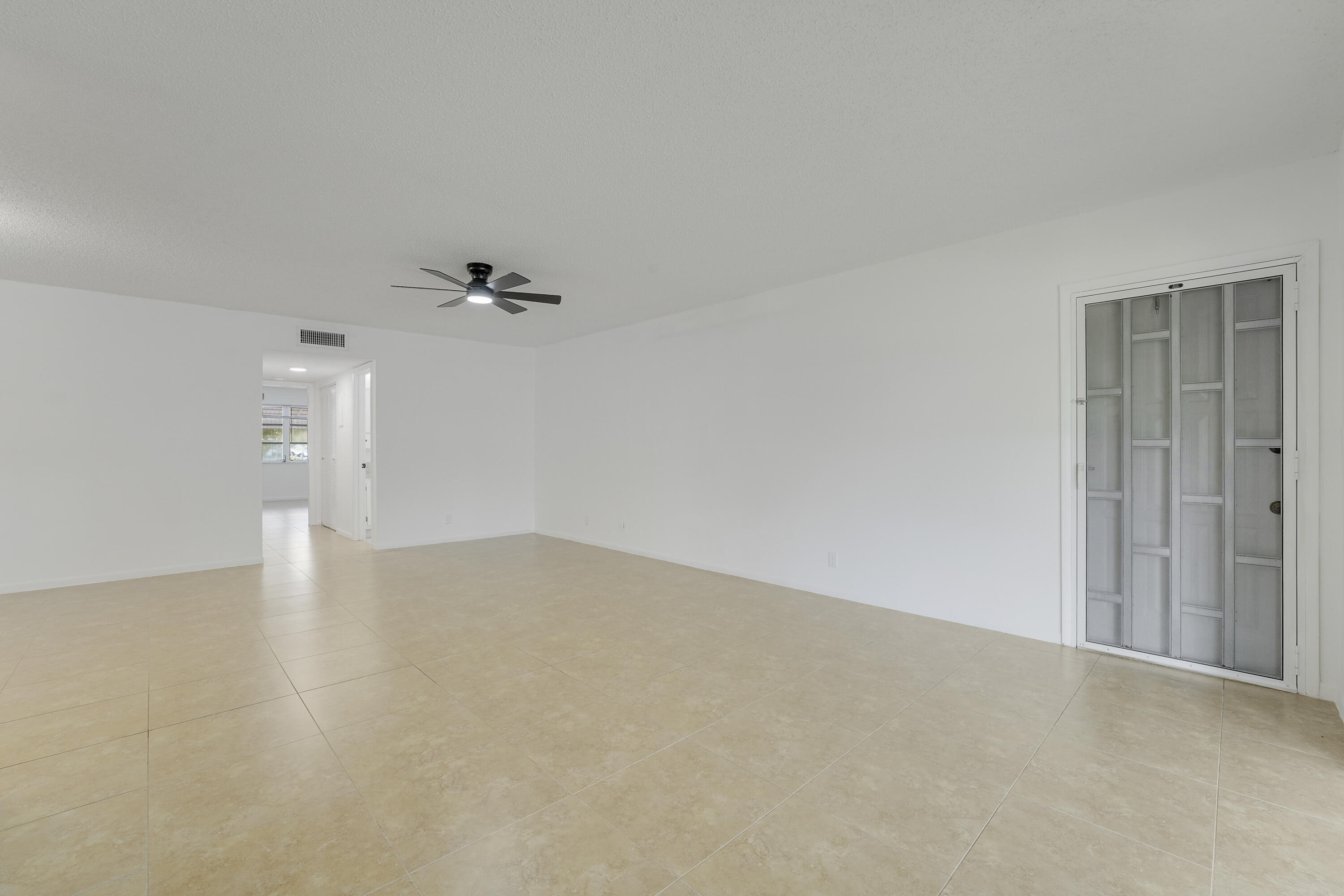 1142 W Circle Ter Terrace W C