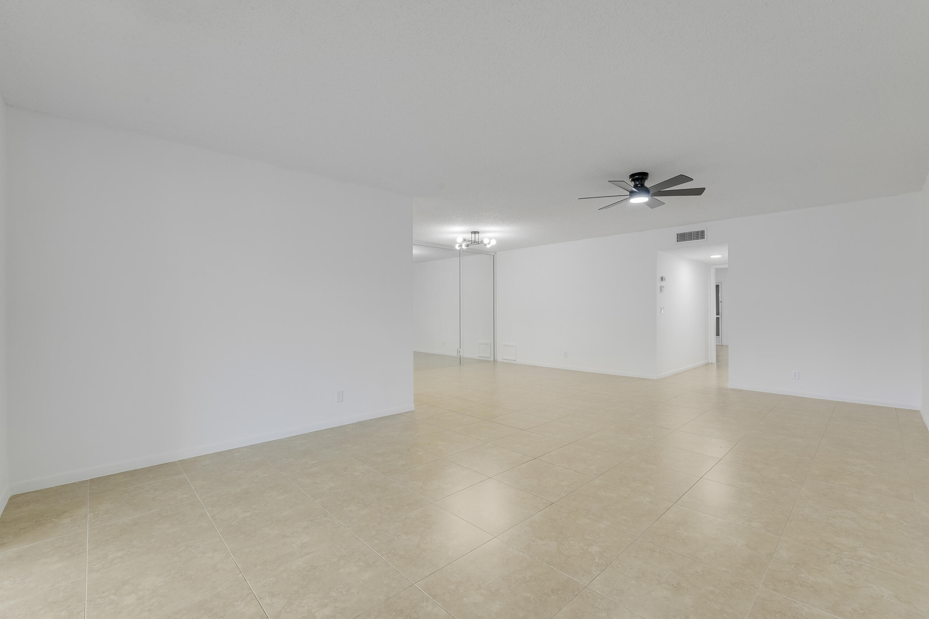 1142 W Circle Ter Terrace W C