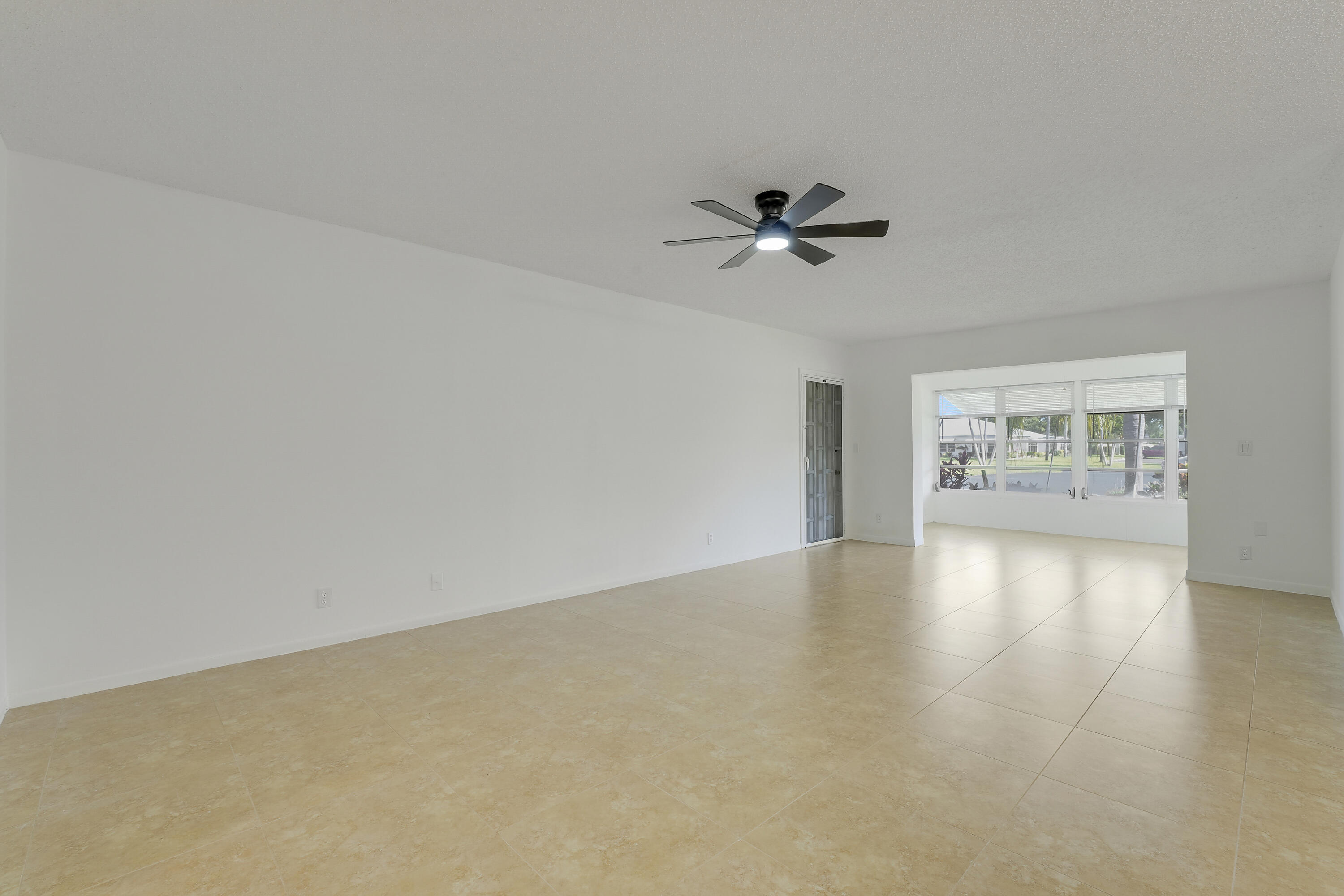 1142 W Circle Ter Terrace W C