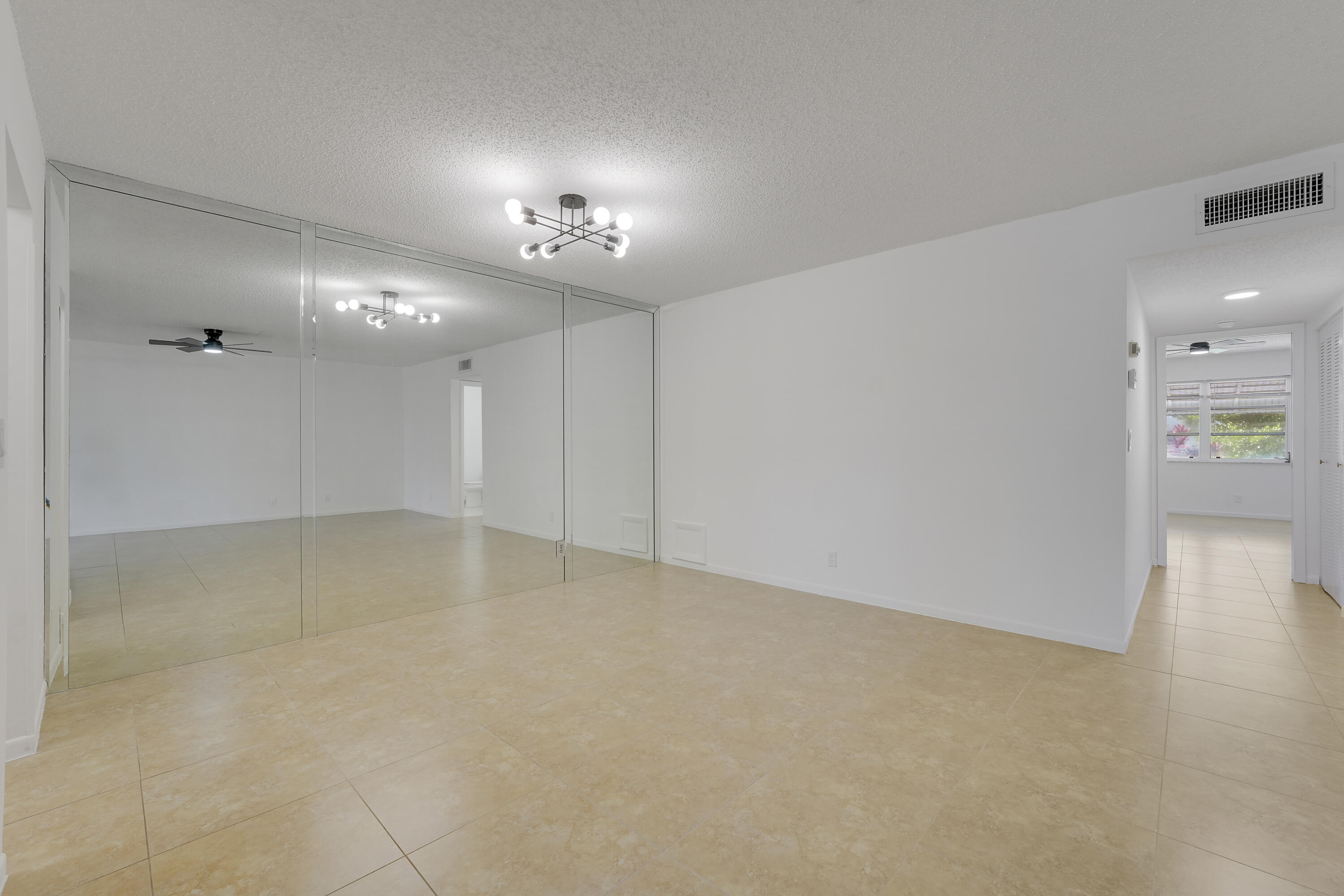 1142 W Circle Ter Terrace W C