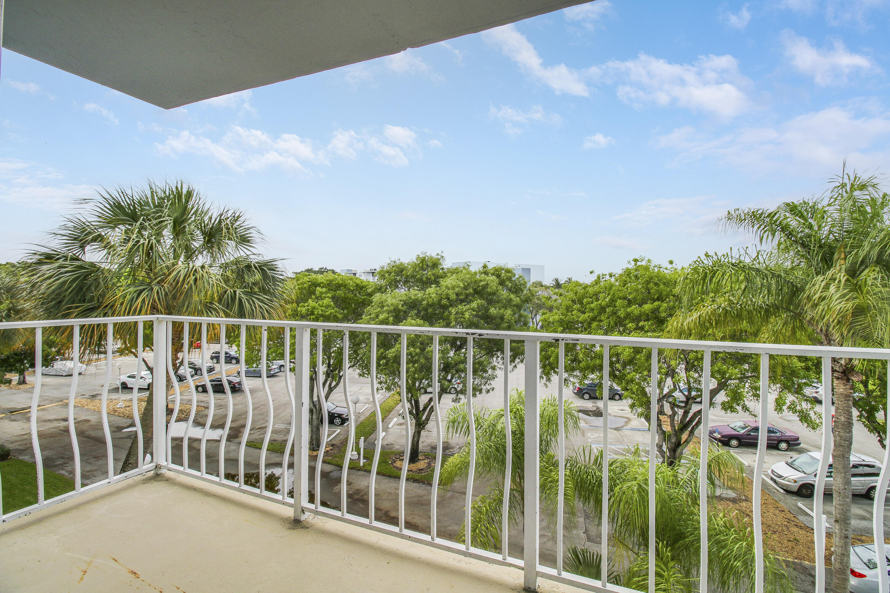 470 Executive Center Drive 4k