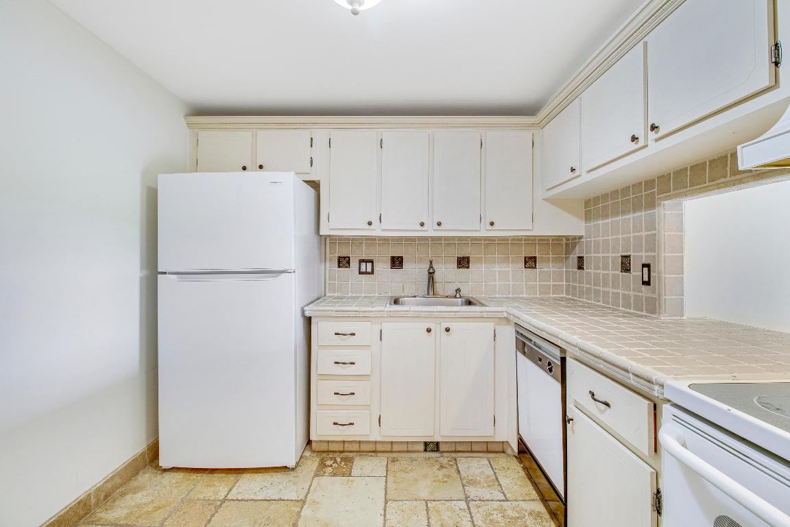 470 Executive Center Drive 4k