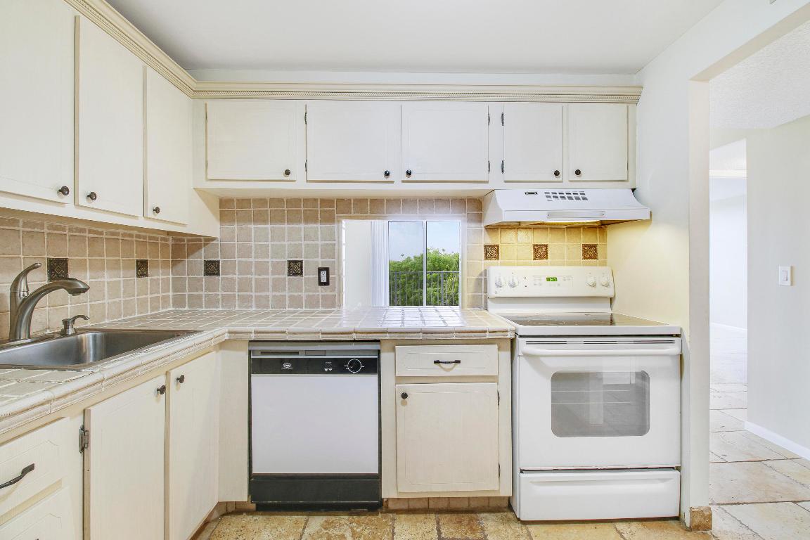 470 Executive Center Drive 4k