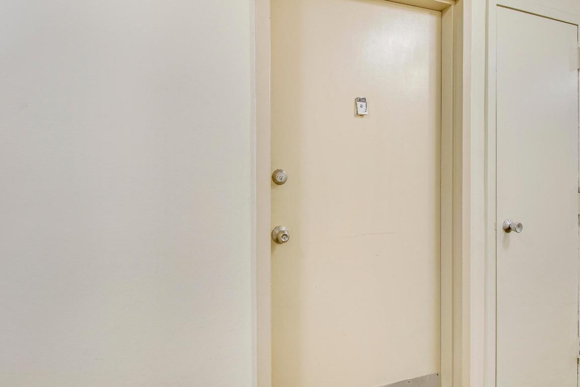 470 Executive Center Drive 4k