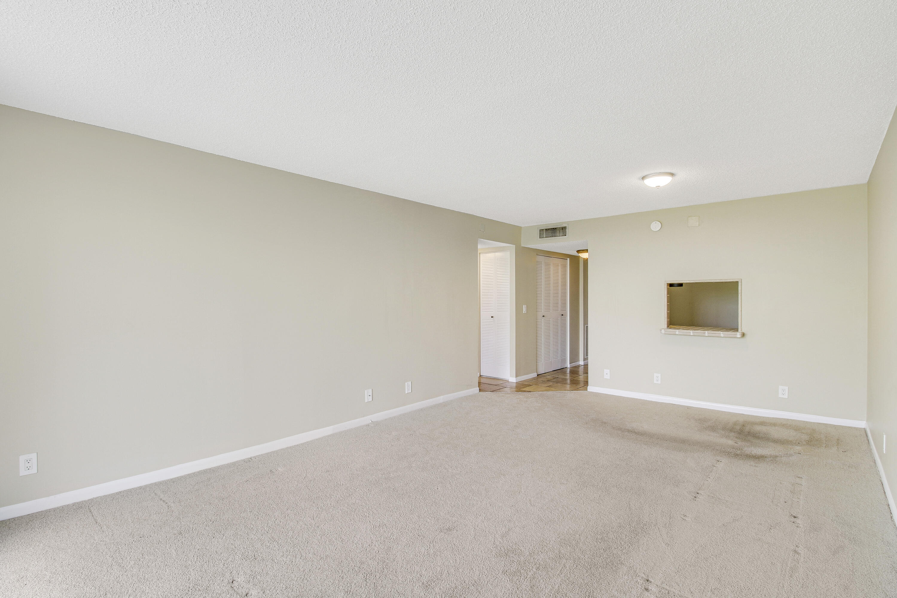 470 Executive Center Drive 4k