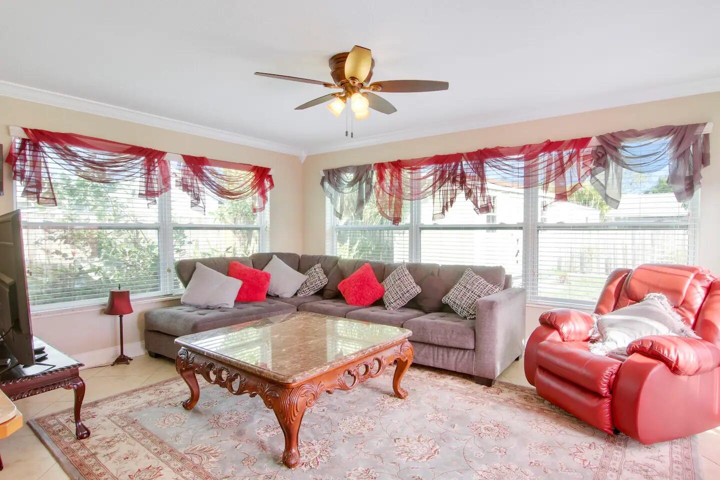 19185 SE Homewood Avenue