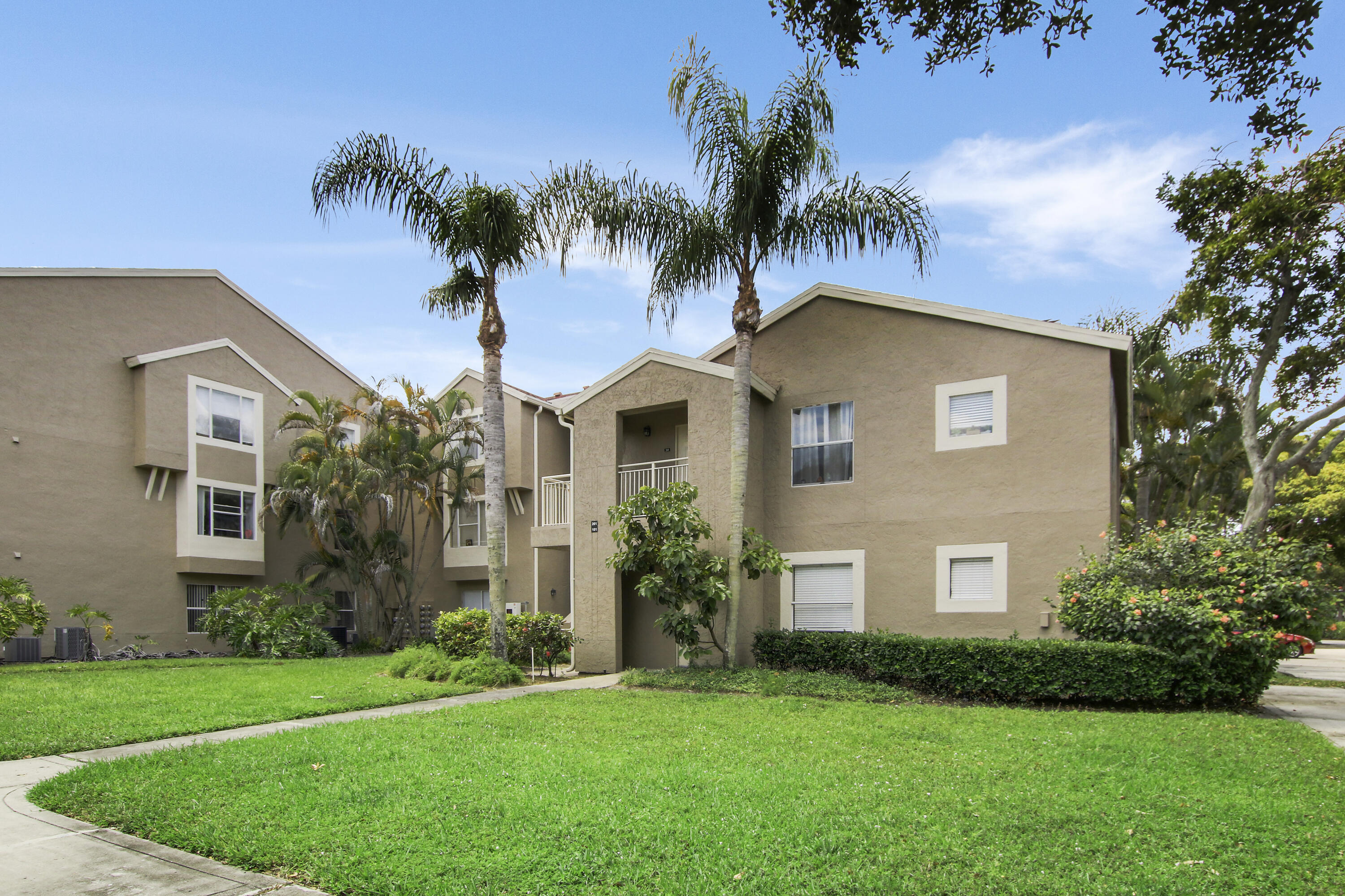 1780 Palm Cove Boulevard 6-303