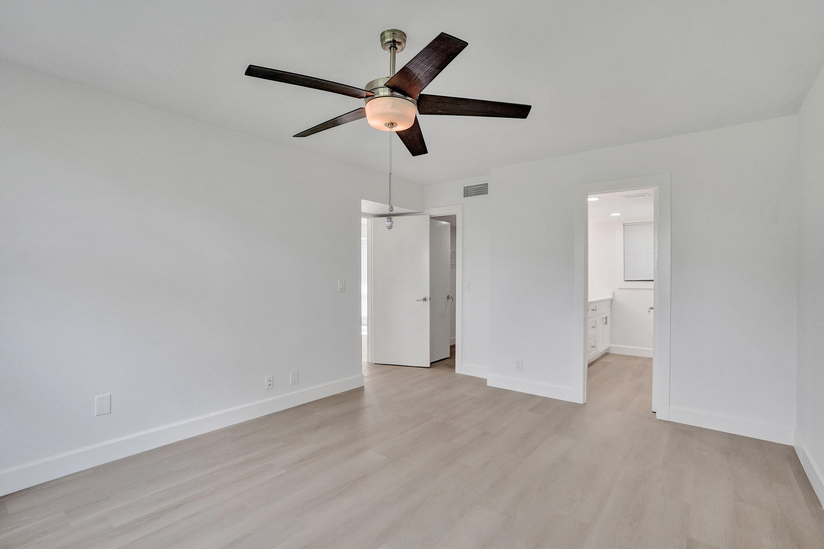 1040 Homewood Boulevard L202