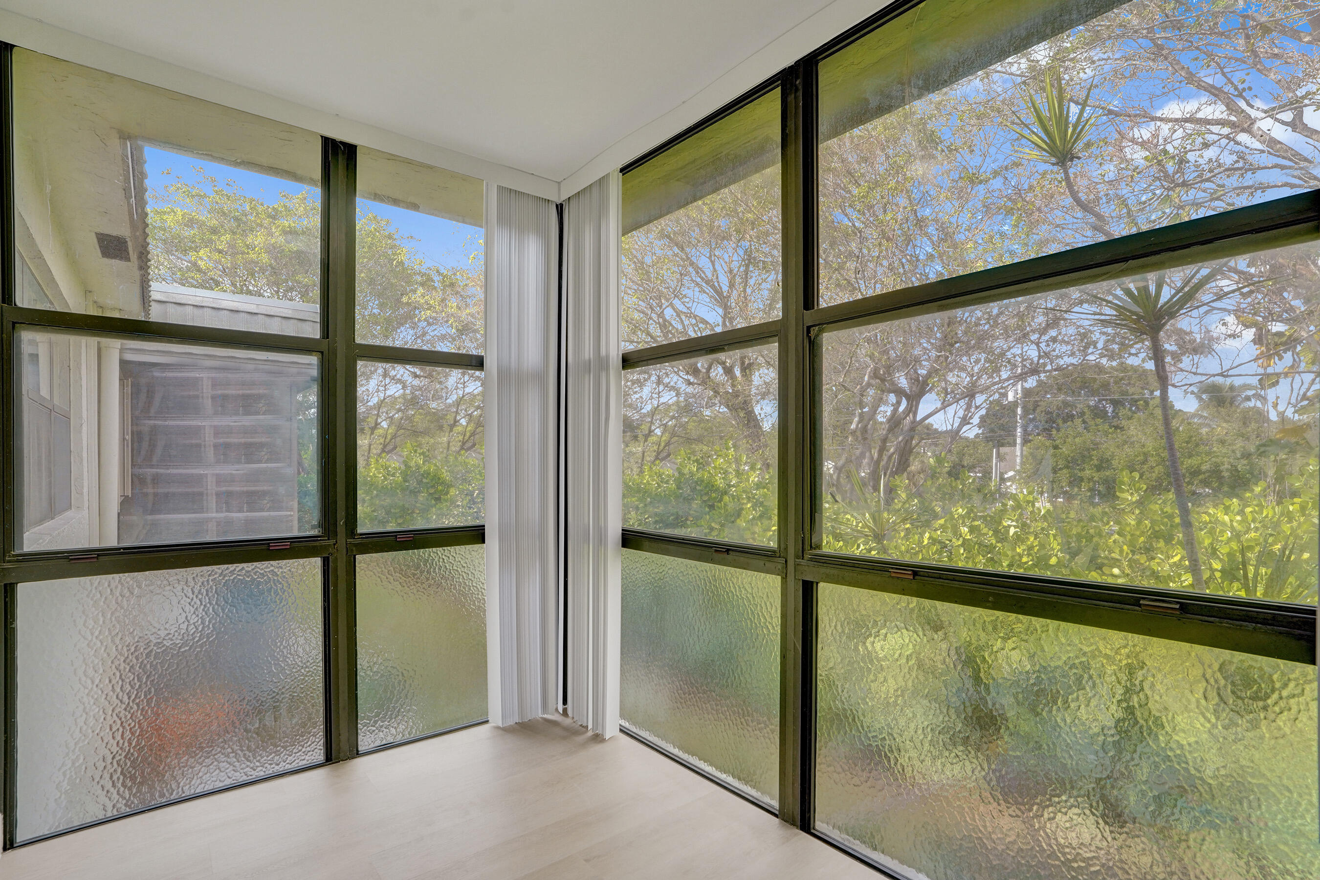 1040 Homewood Boulevard L202