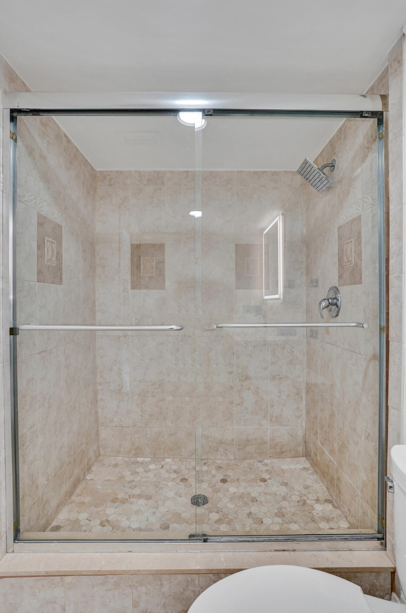 1040 Homewood Boulevard L202