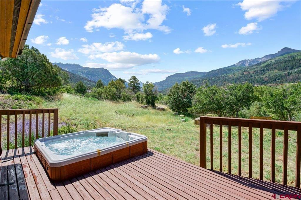 17 Whitehouse Vista Lane