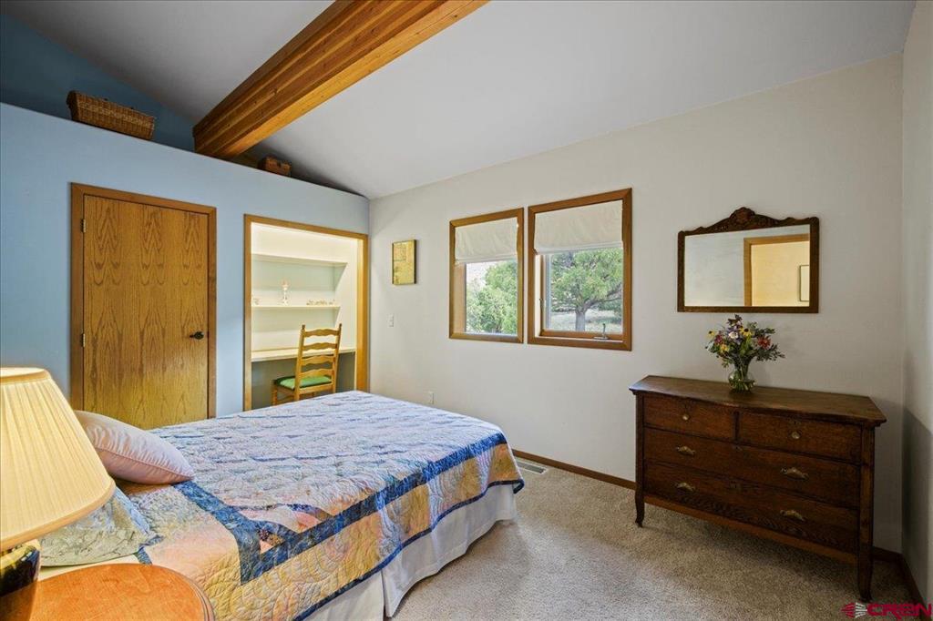 17 Whitehouse Vista Lane