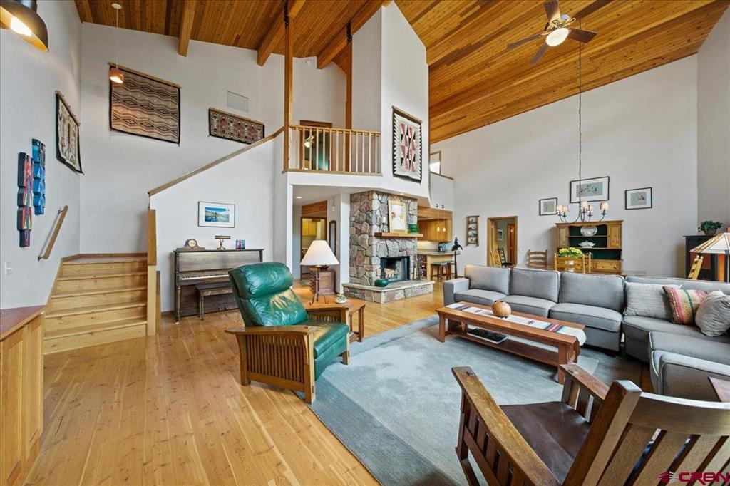 17 Whitehouse Vista Lane