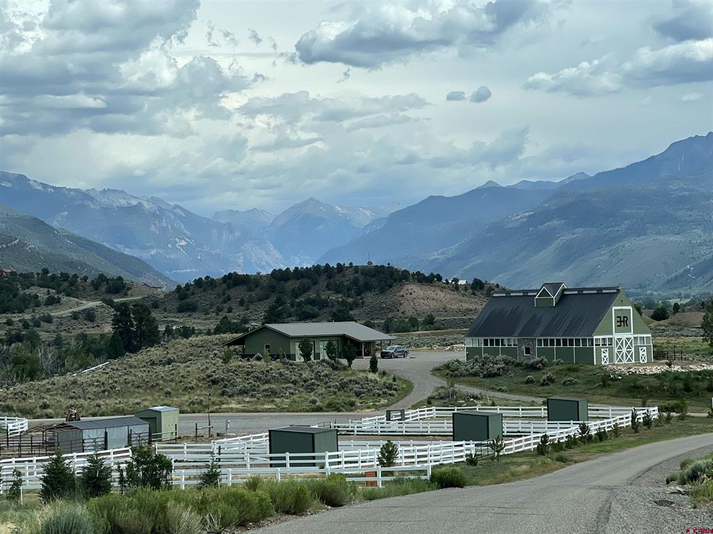 340 Quarterhorse Lane