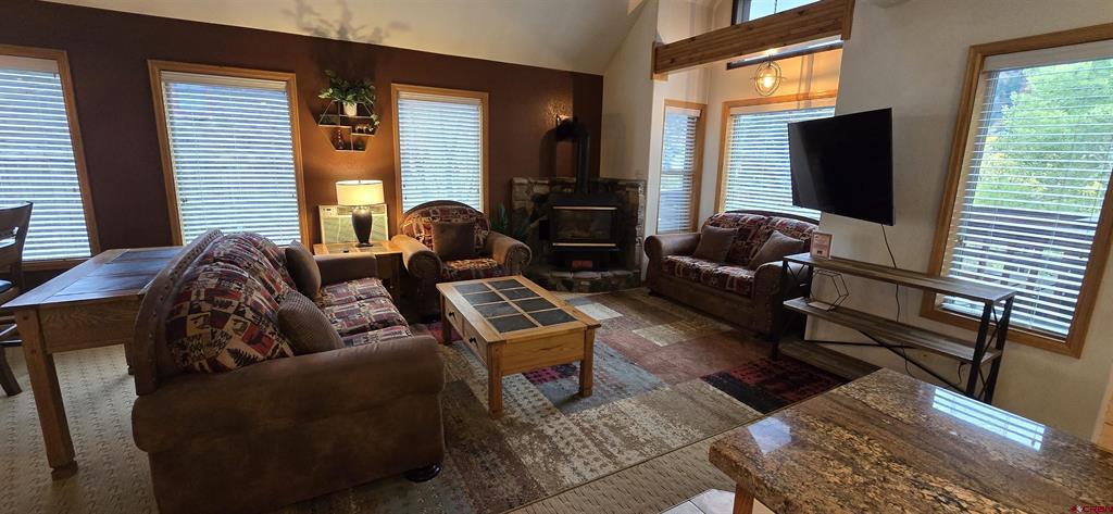 215 5th Avenue Unit: 15