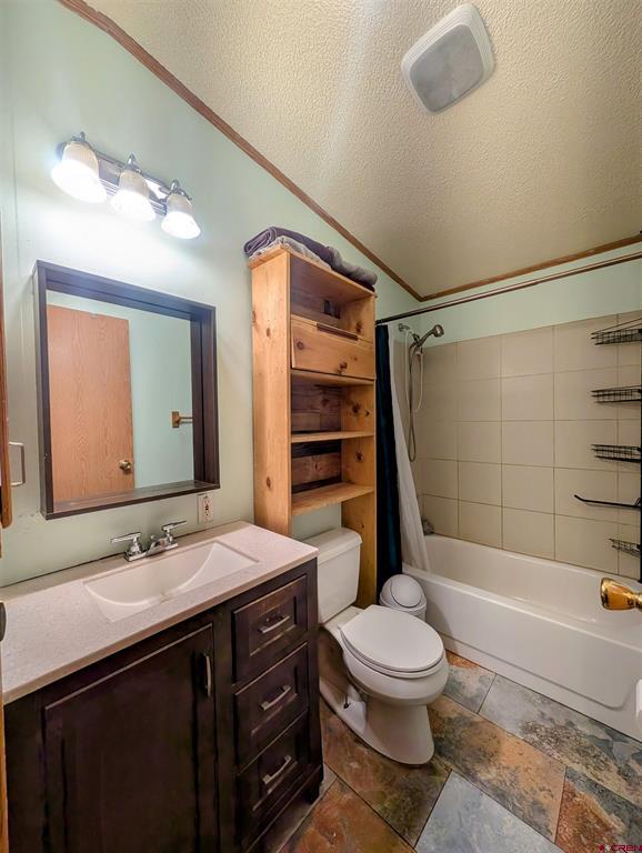 1500 Oak Street Unit: 15