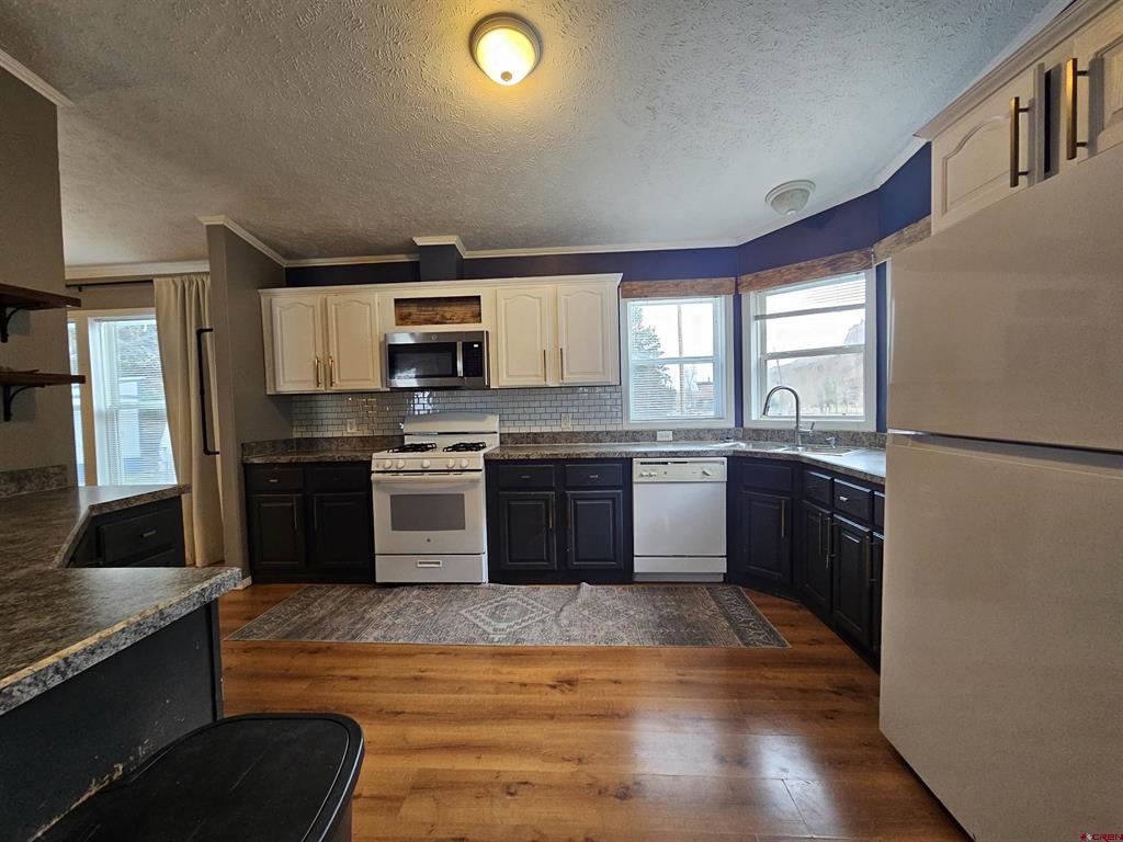 1900 Oak Street Unit: 19