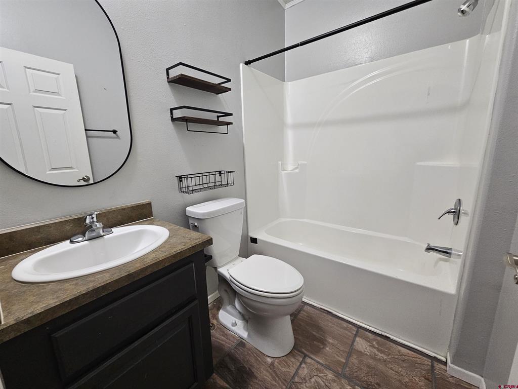 1900 Oak Street Unit: 19