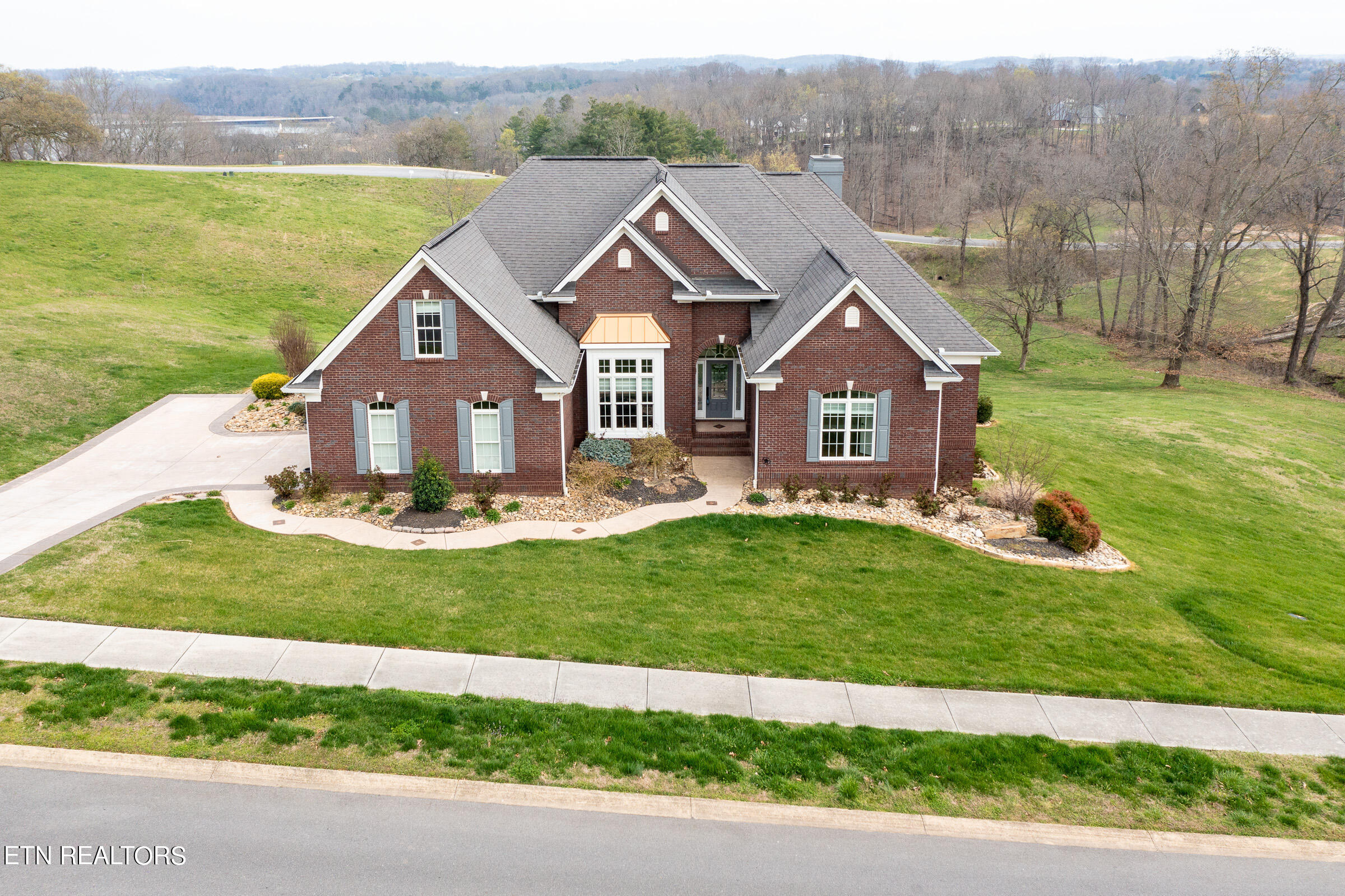 2204 Windswept Way