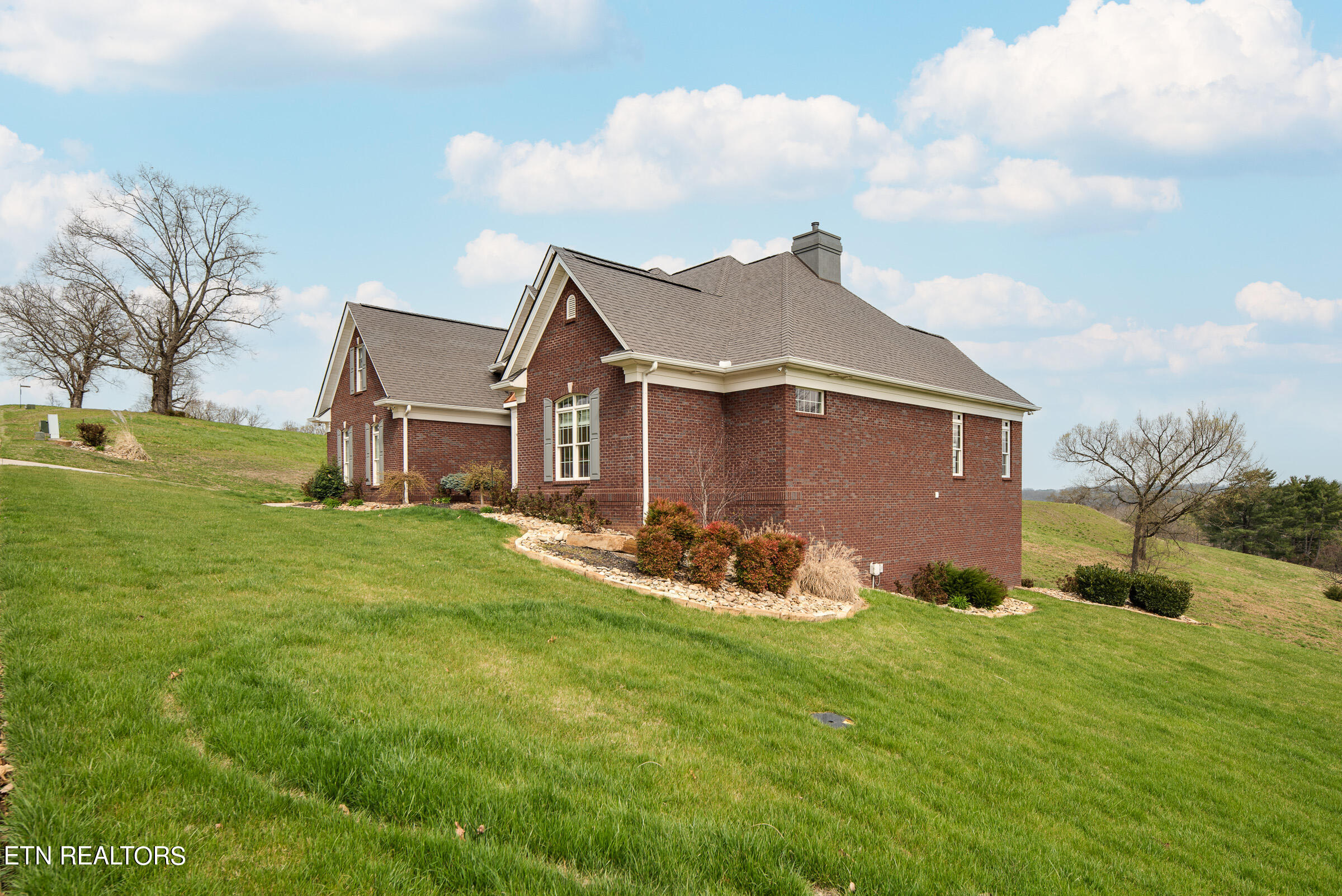 2204 Windswept Way