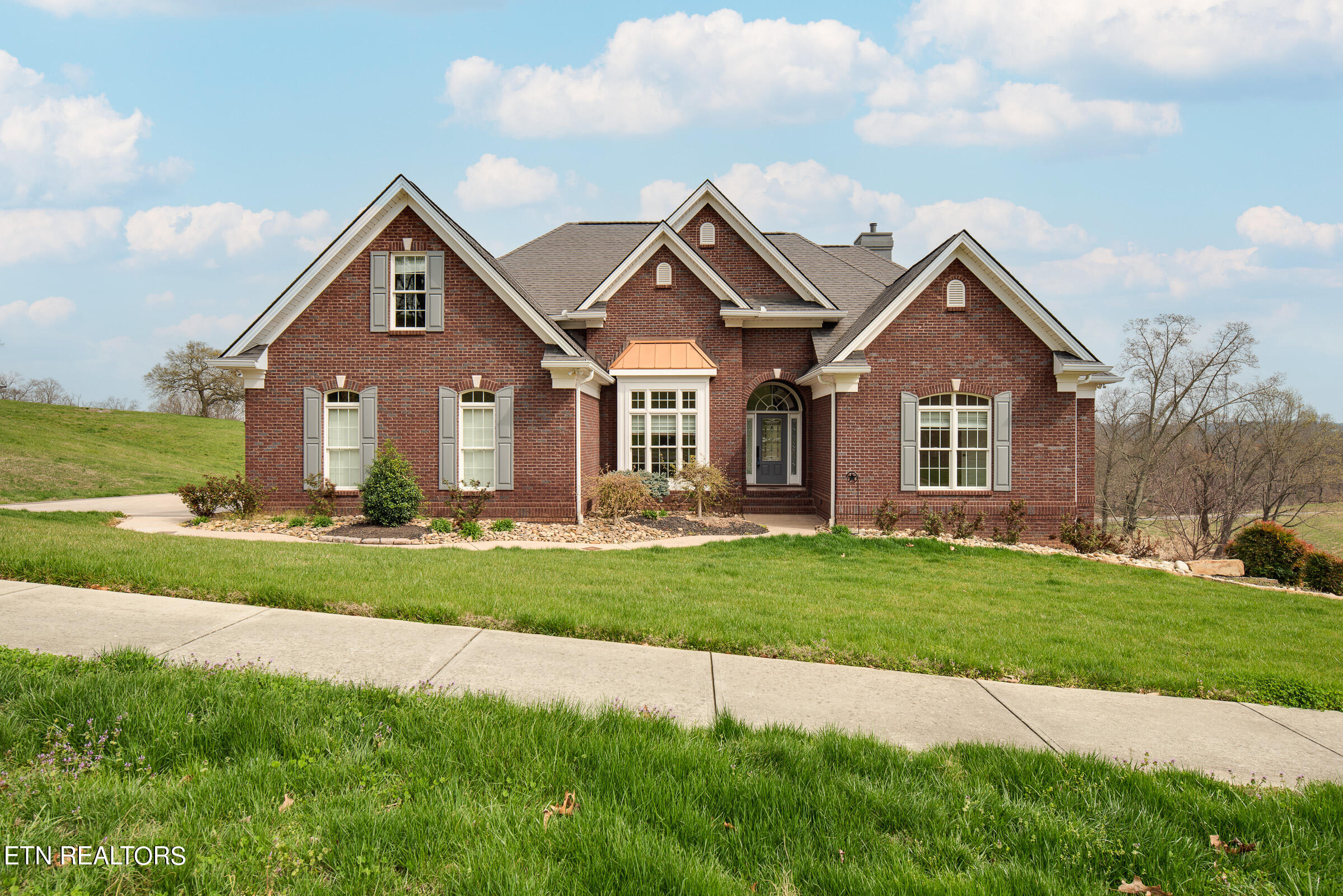 2204 Windswept Way