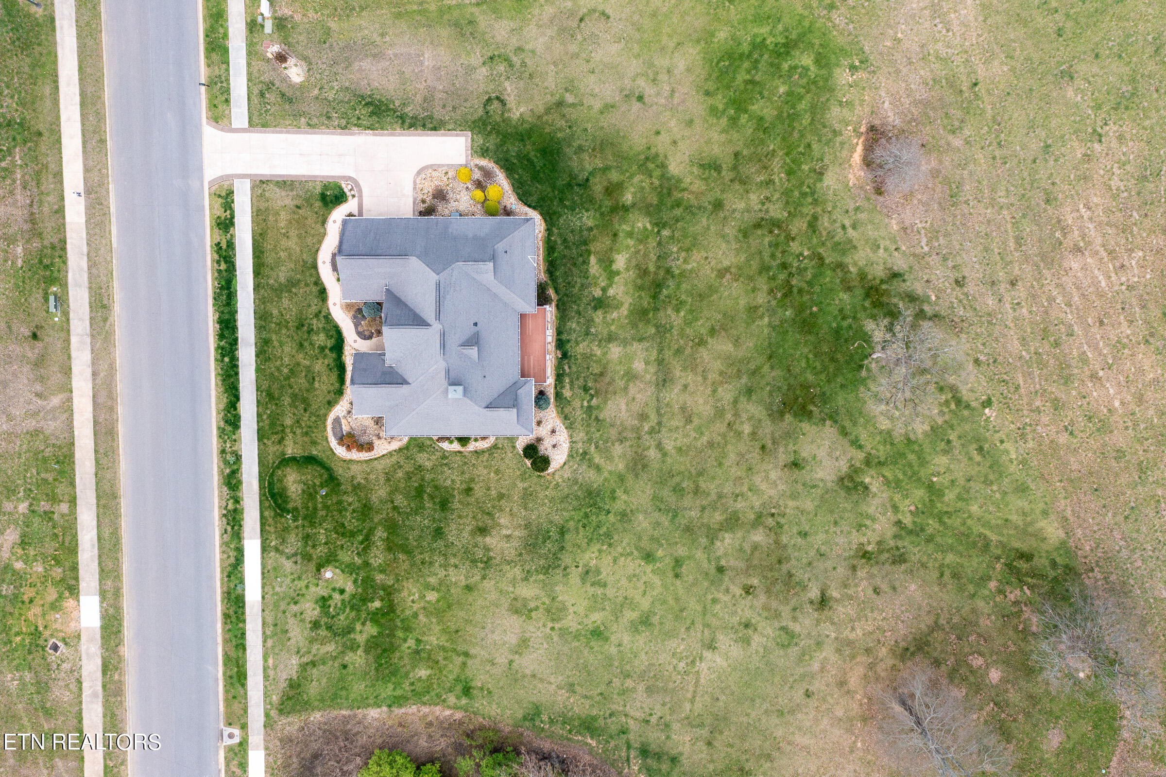 2204 Windswept Way