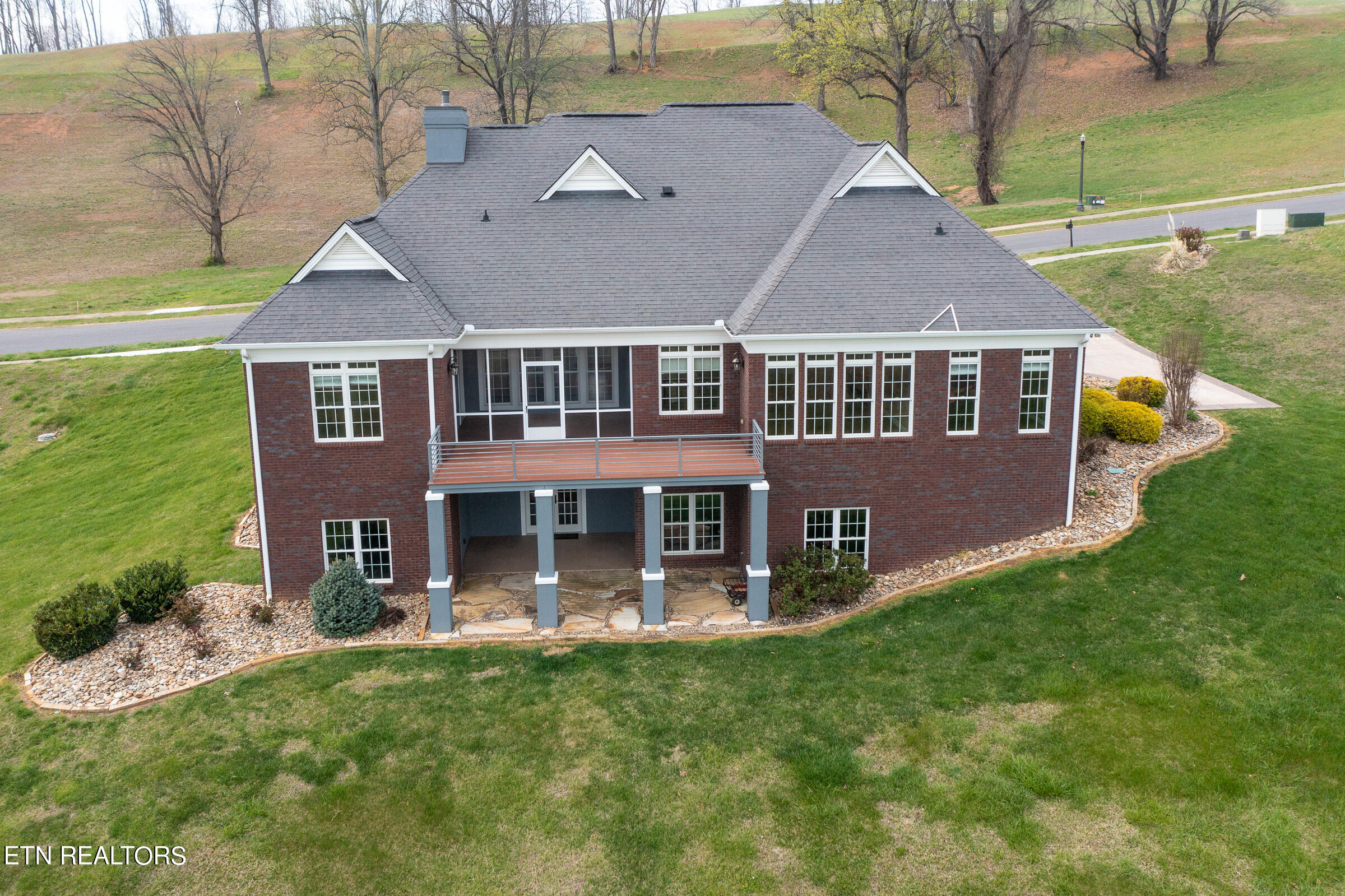 2204 Windswept Way