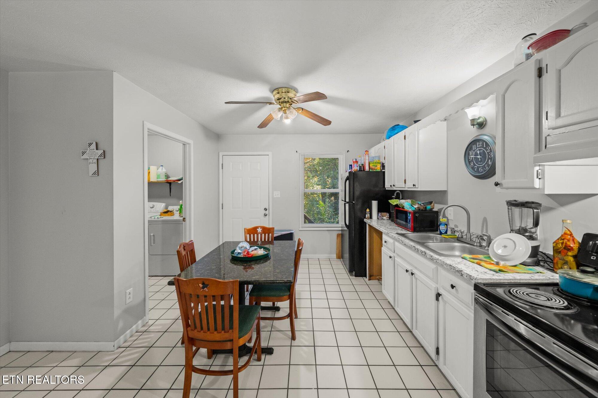 1402/1404 Hicks Rd