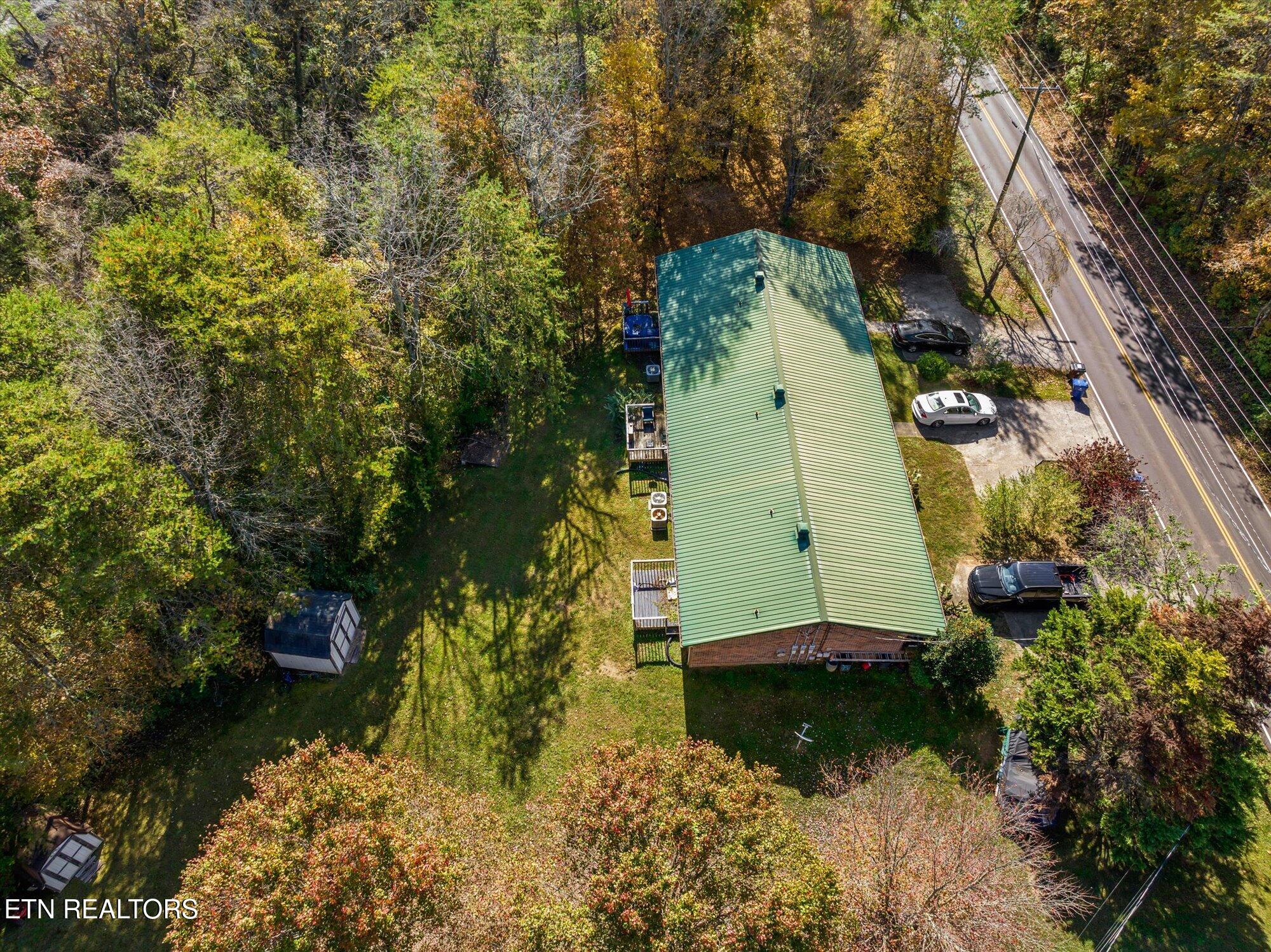 1402/1404 Hicks Rd