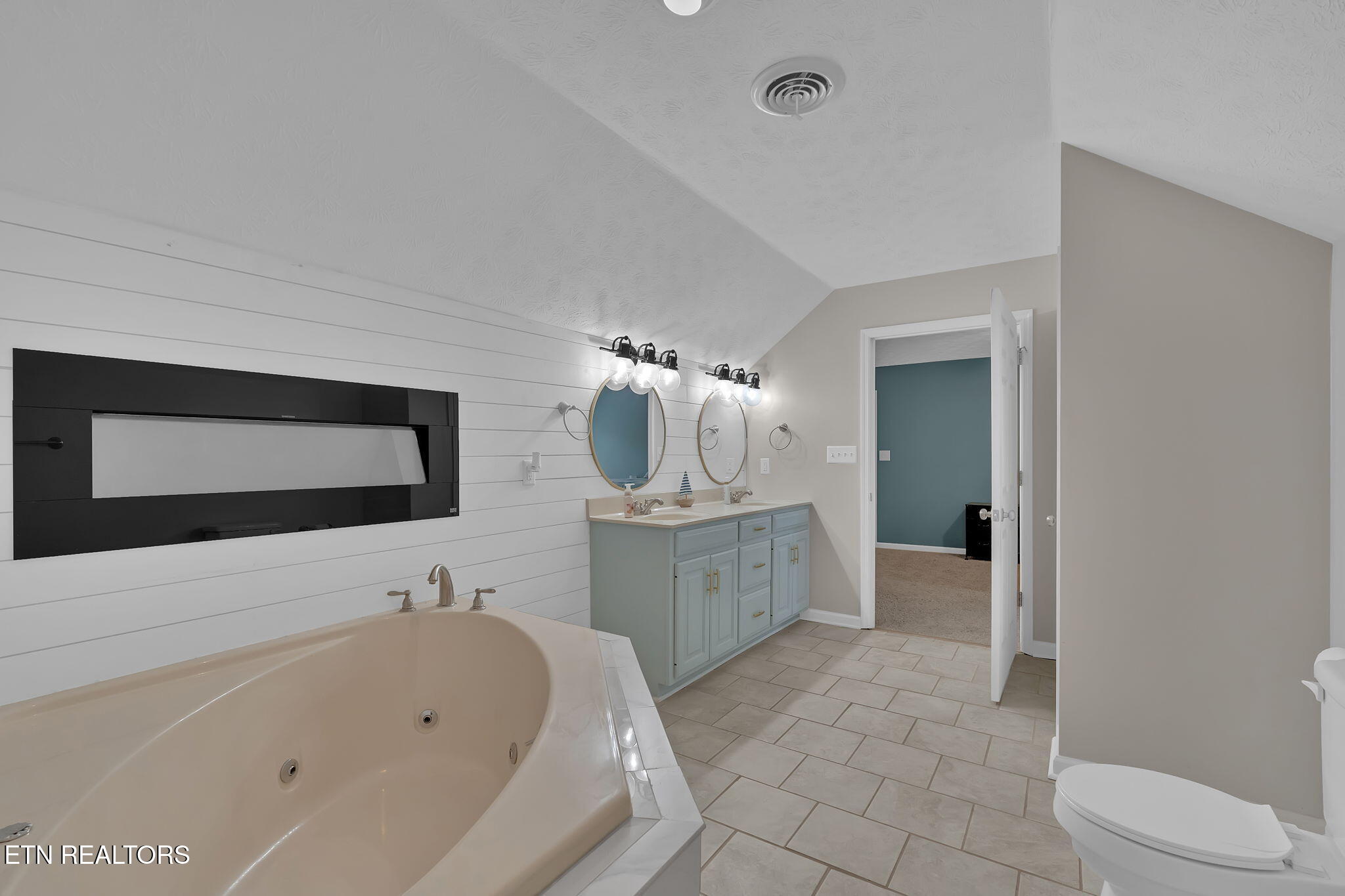 4813 Walnut Hill Drive