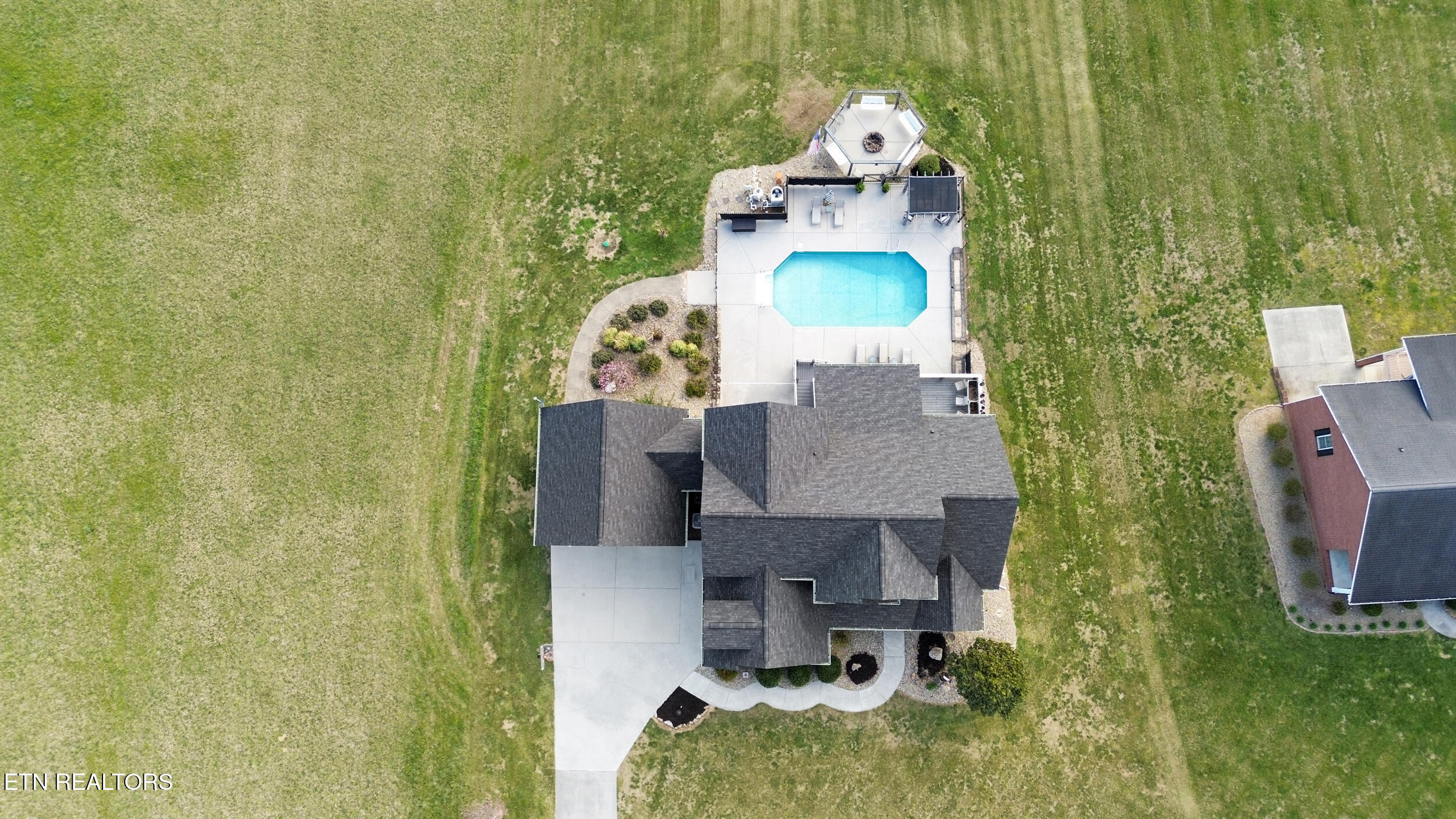 319 Coffey Heights