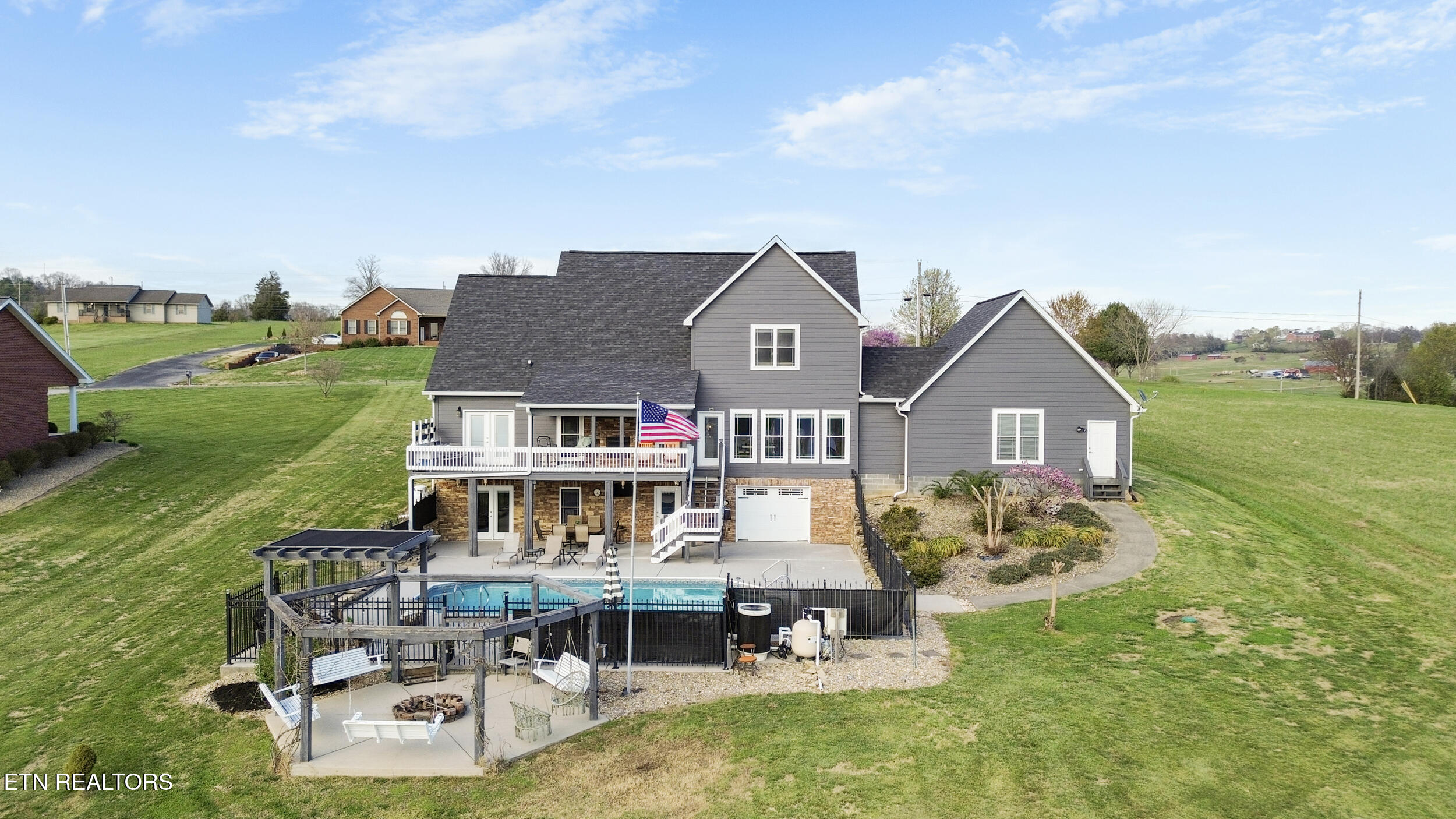 319 Coffey Heights