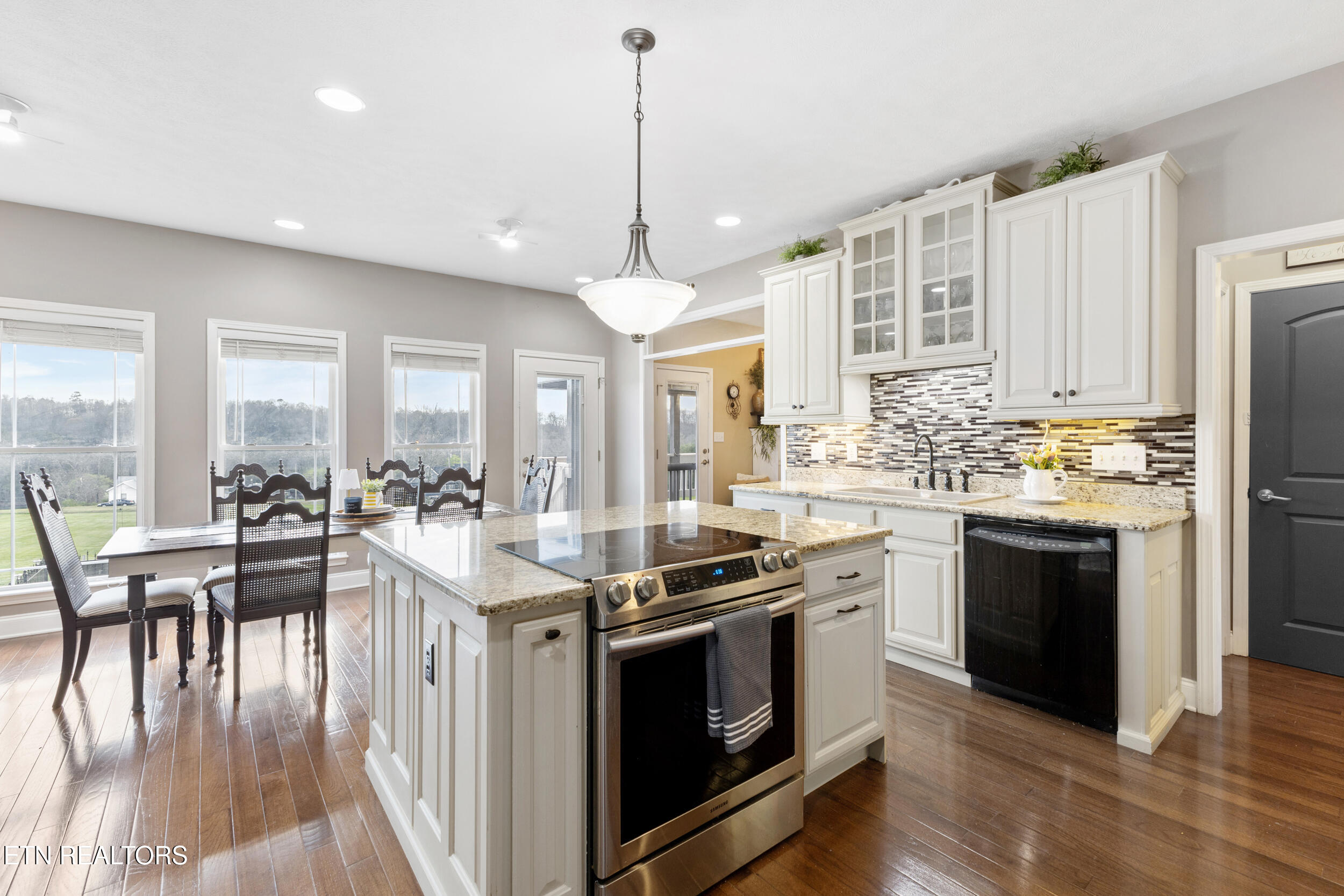 319 Coffey Heights