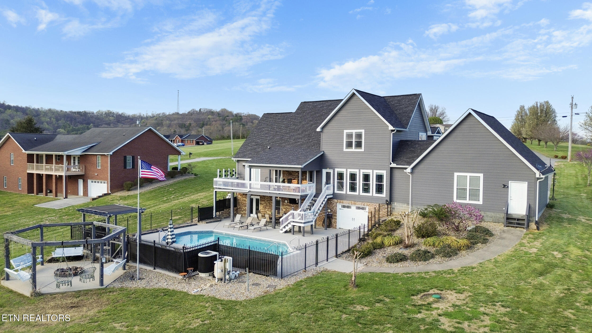 319 Coffey Heights