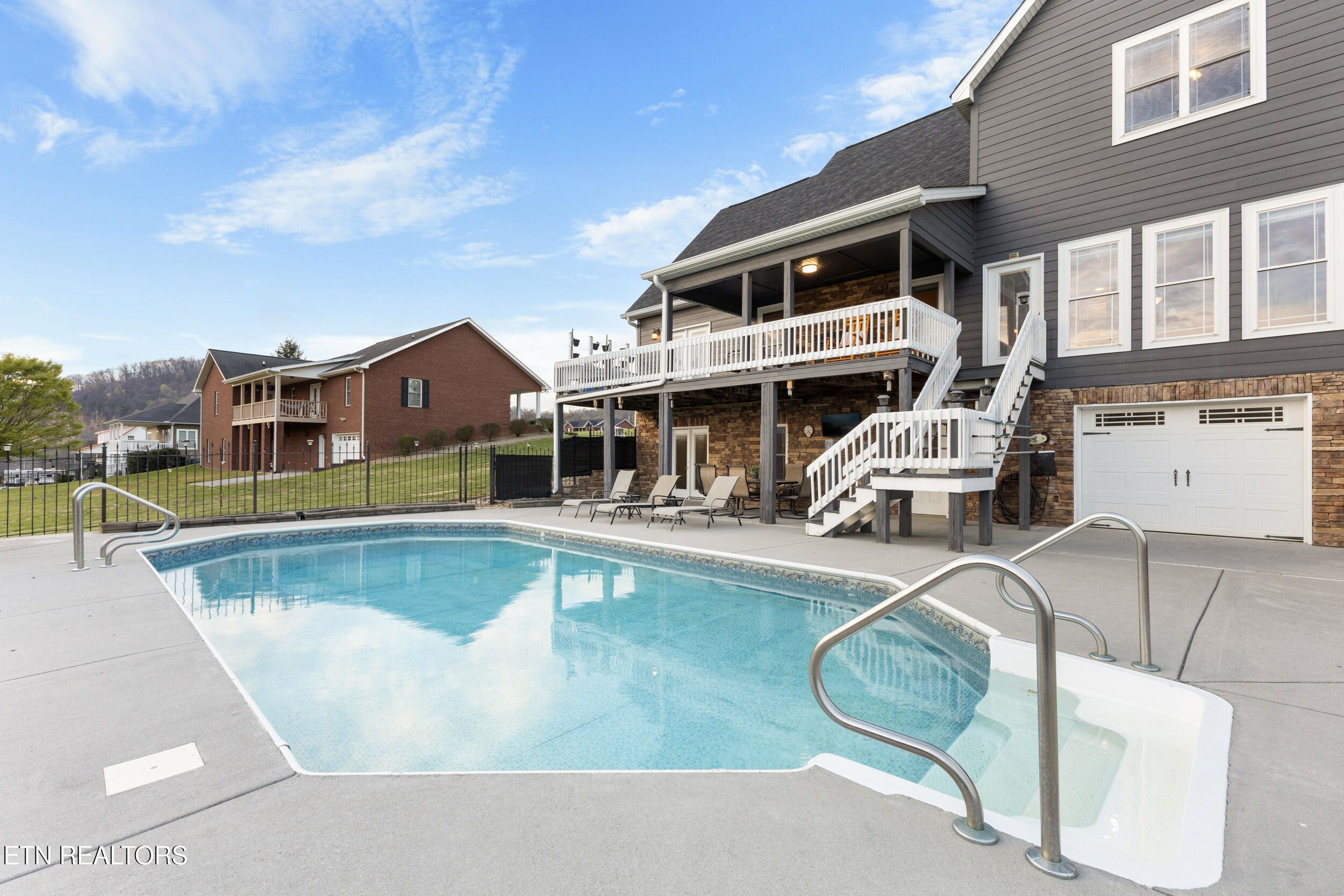 319 Coffey Heights