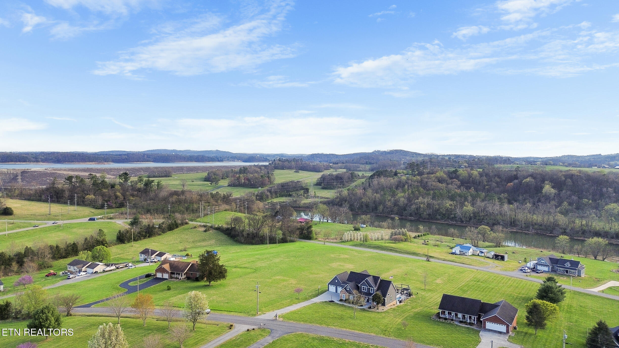 319 Coffey Heights