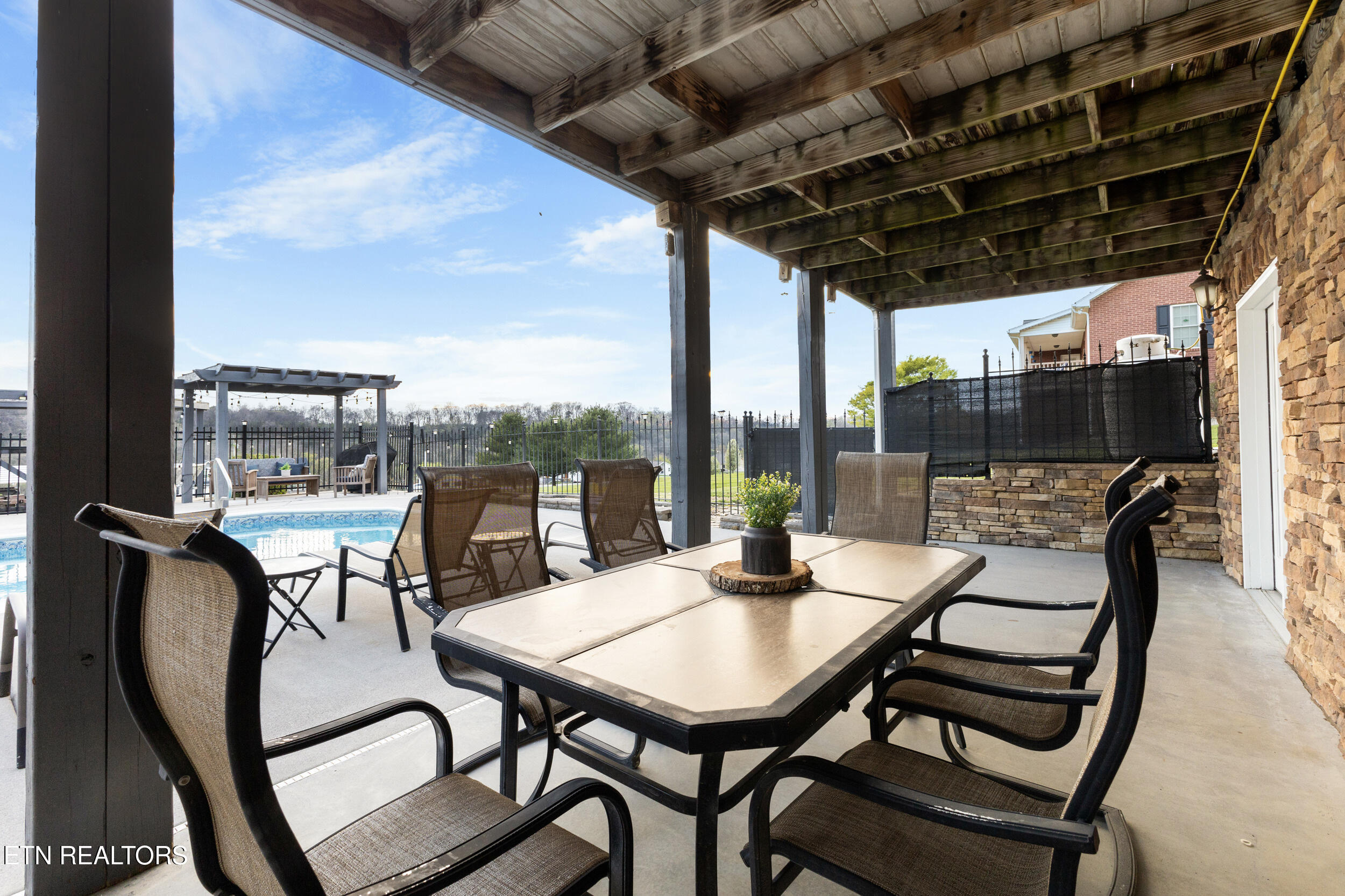 319 Coffey Heights