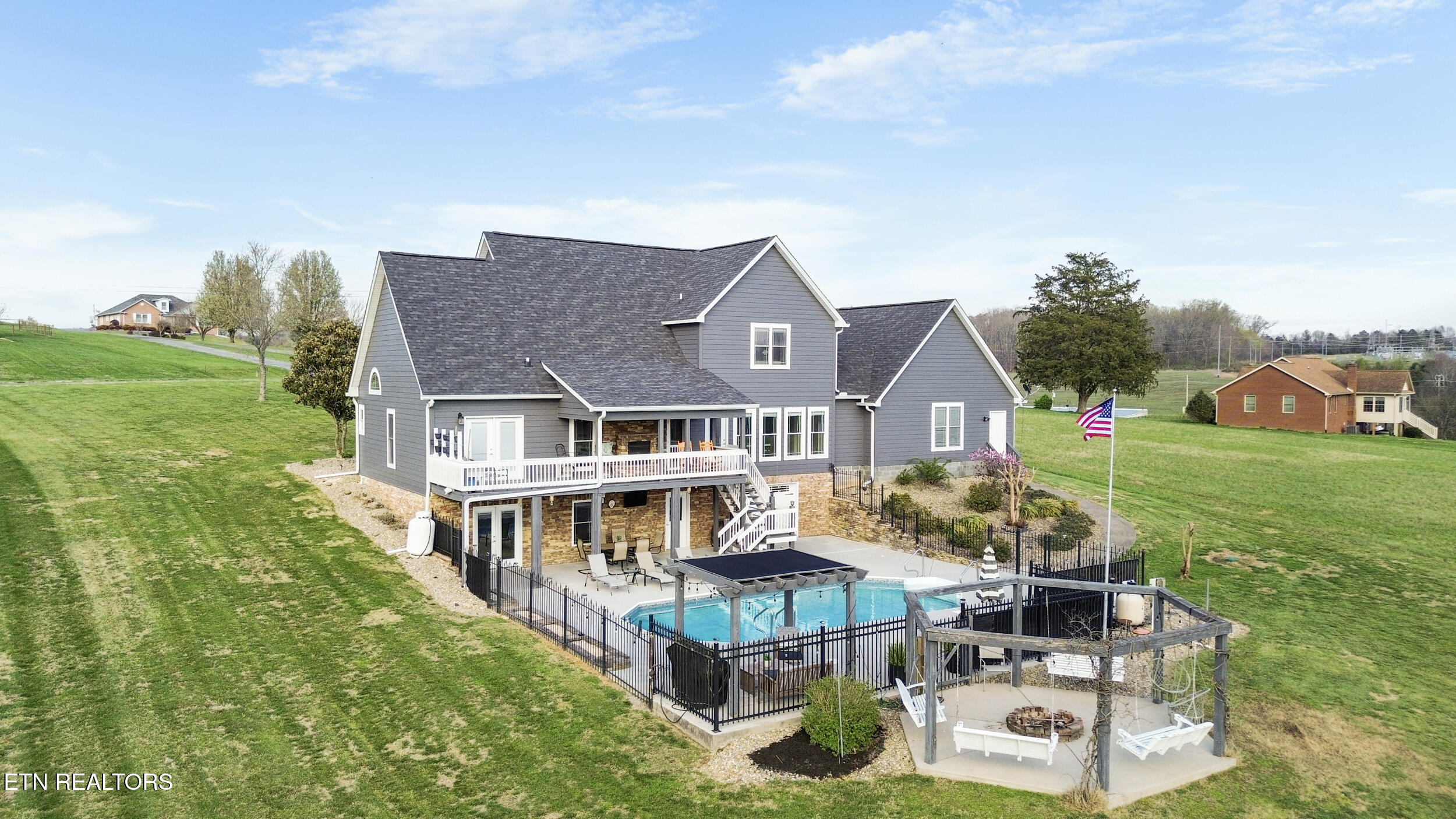 319 Coffey Heights
