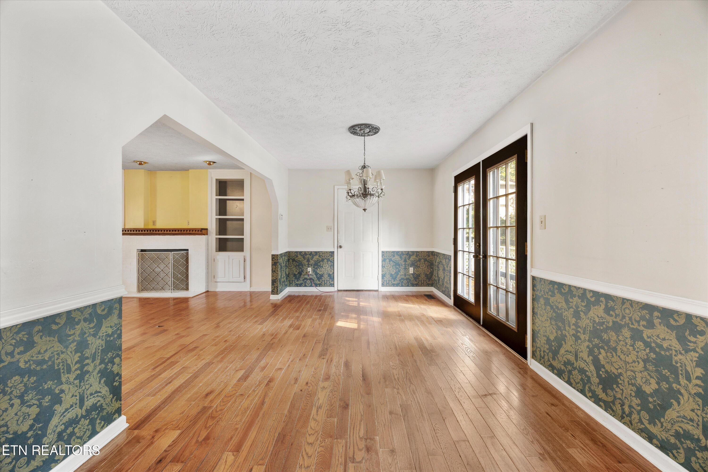 524 Emerald Ave