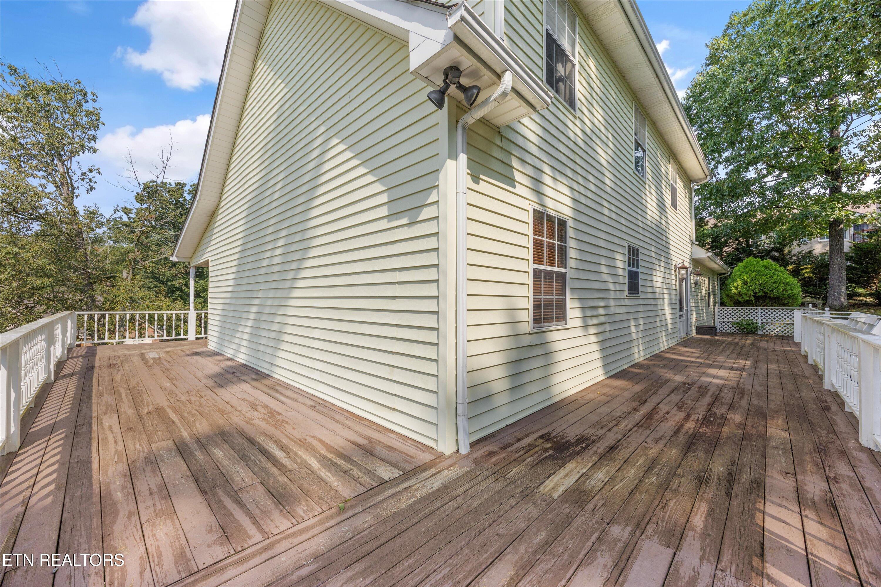 524 Emerald Ave